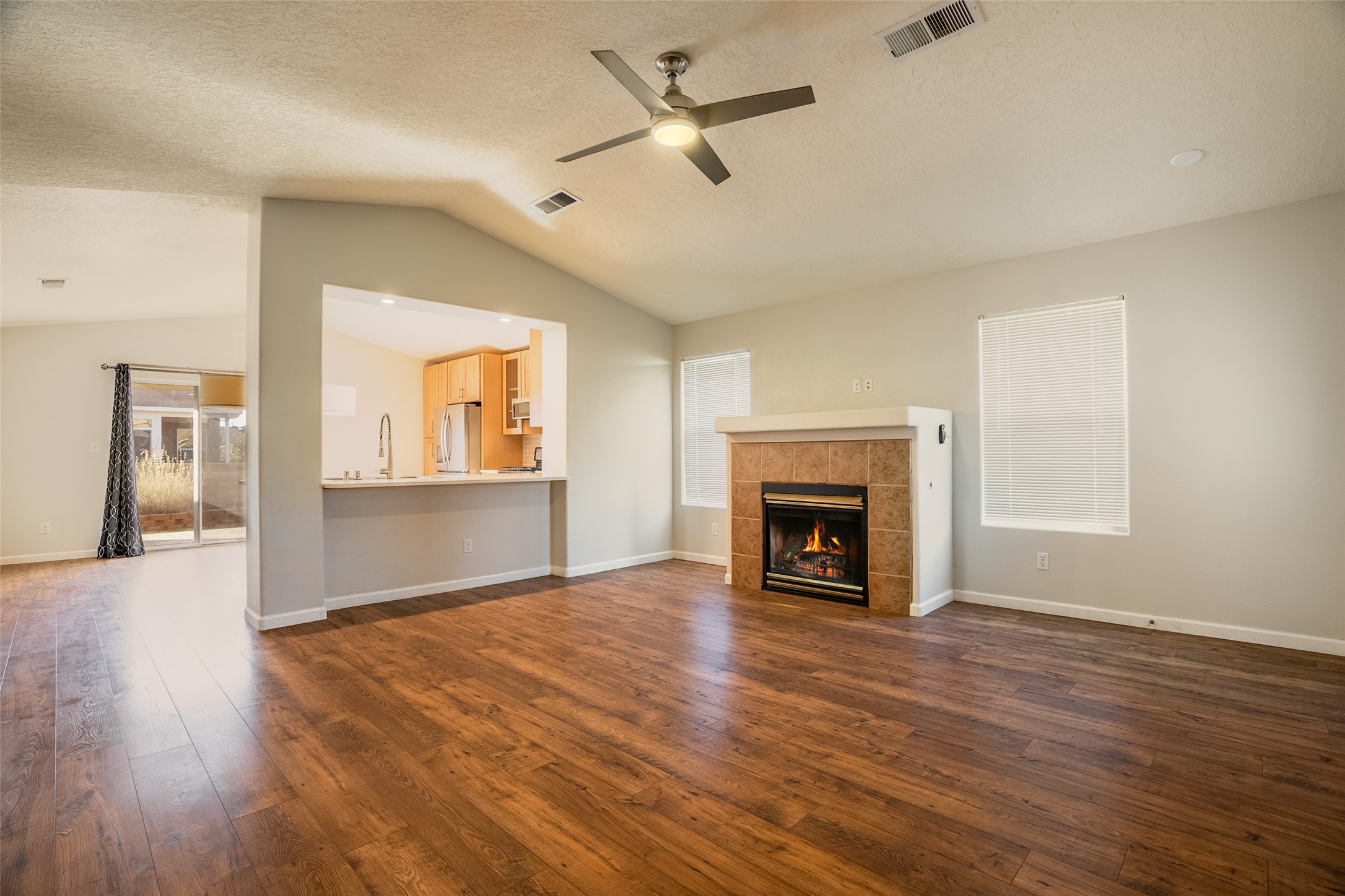 7716 Woodstar Avenue NW