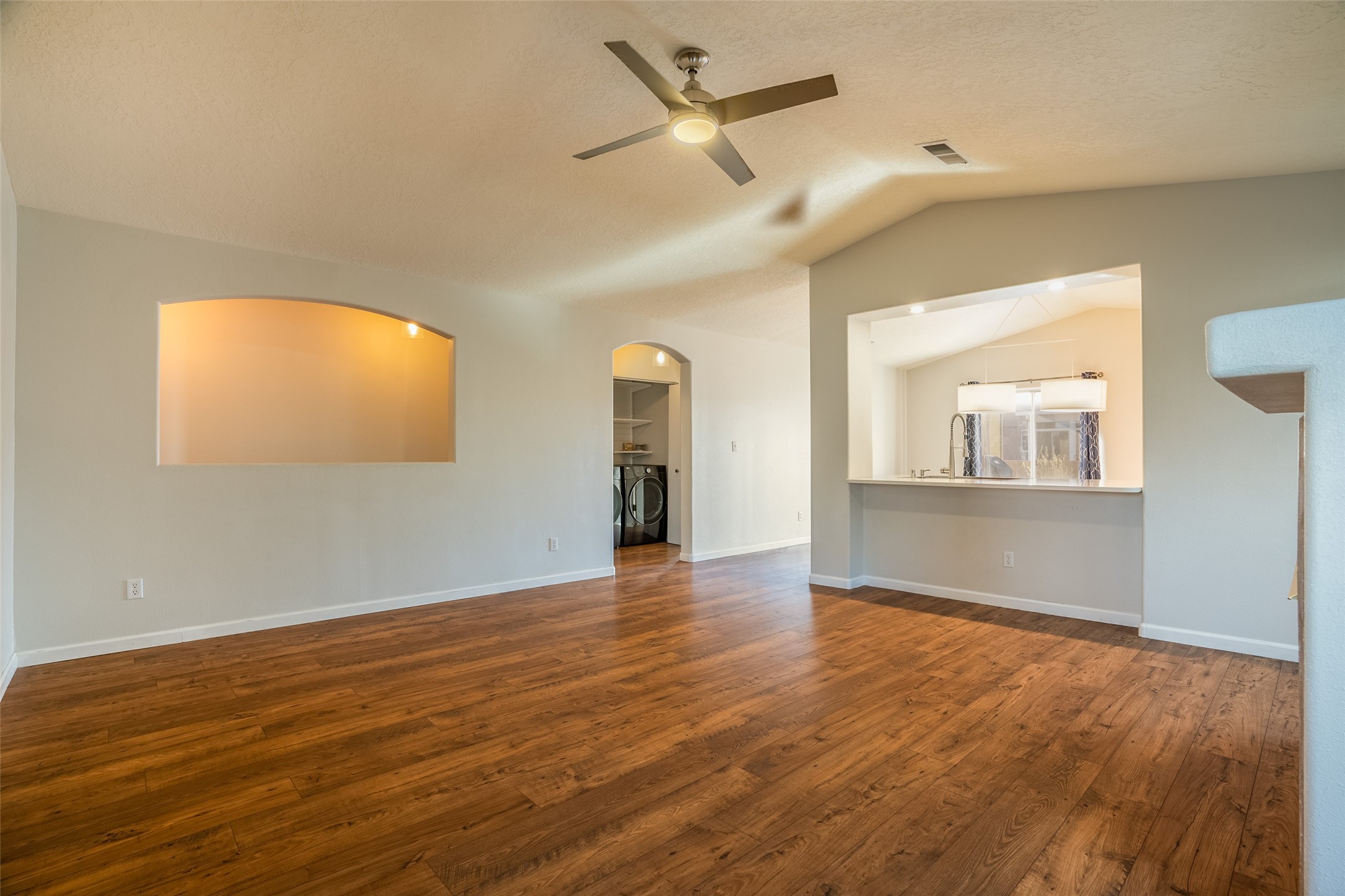 7716 Woodstar Avenue NW