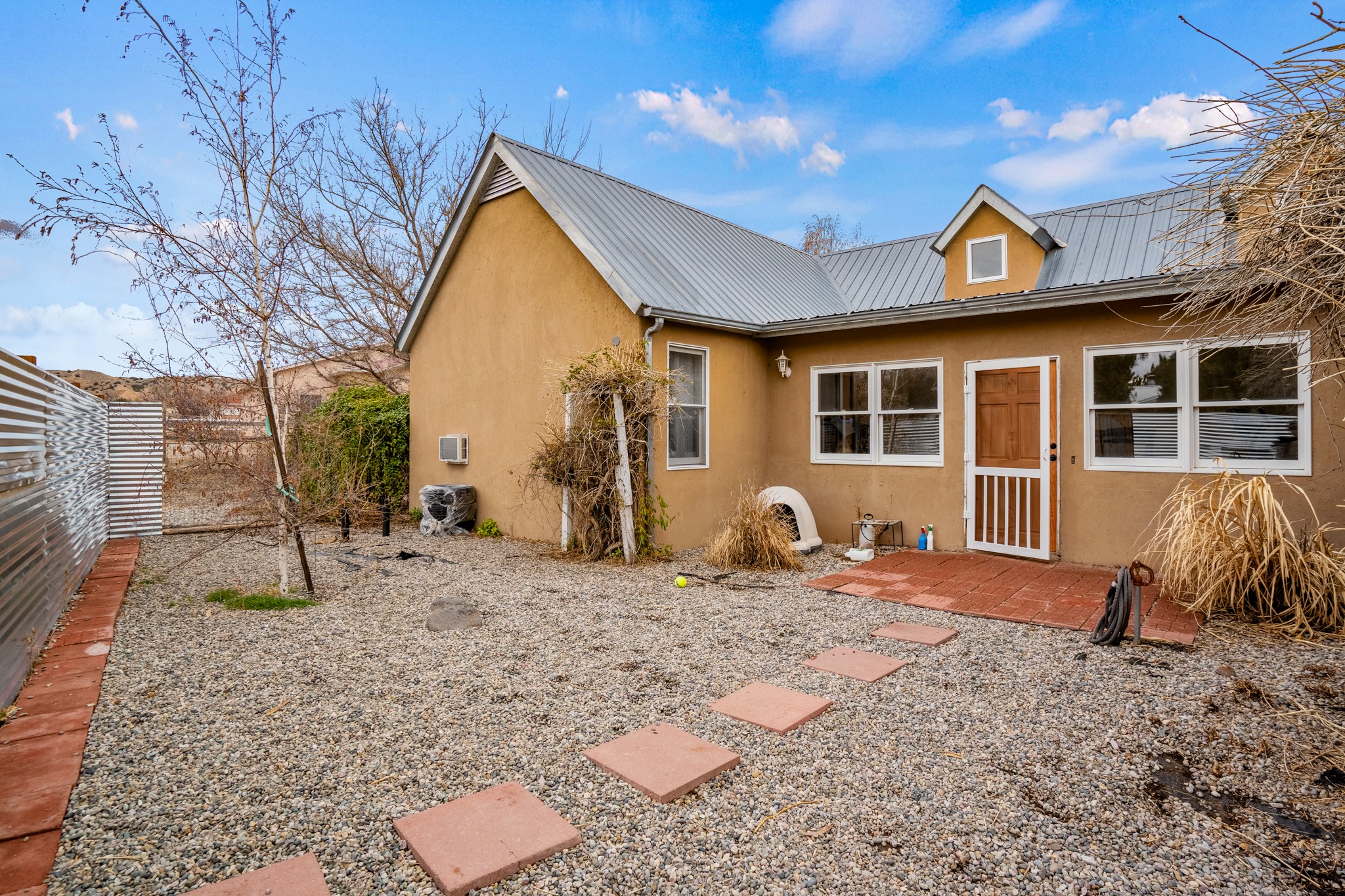 1400 James Thompson Lane