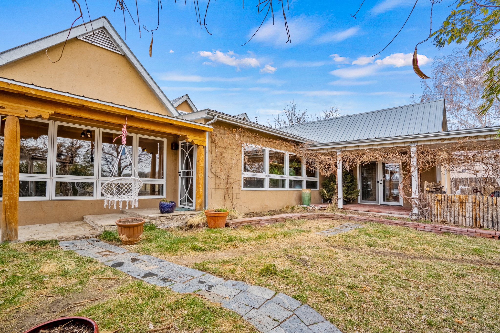1400 James Thompson Lane