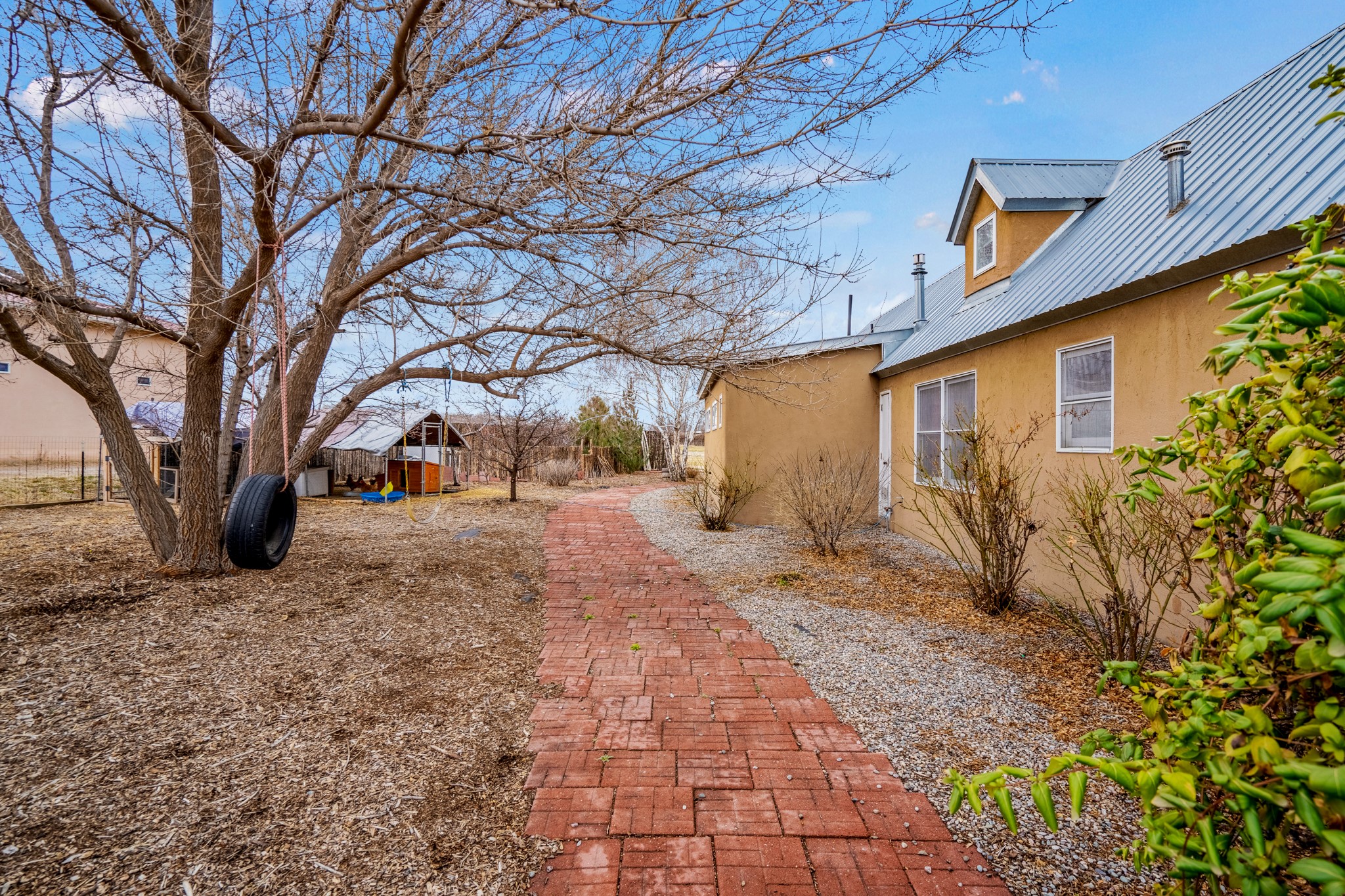 1400 James Thompson Lane