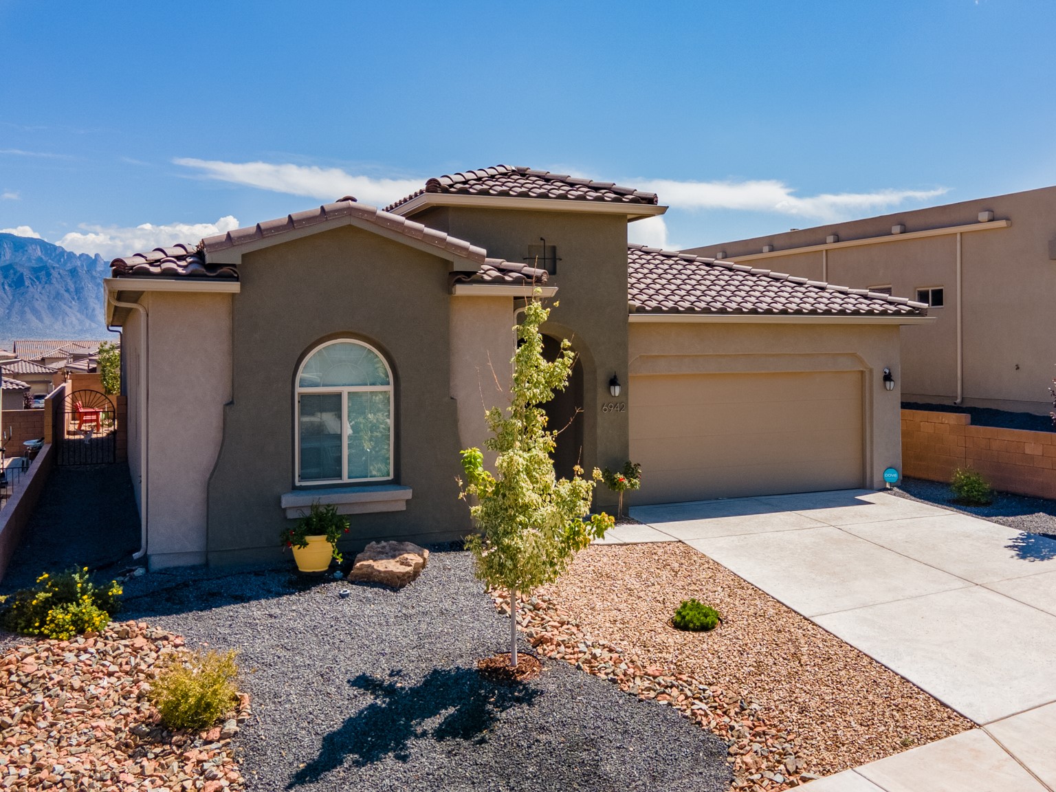 6942 Cleary Loop NE