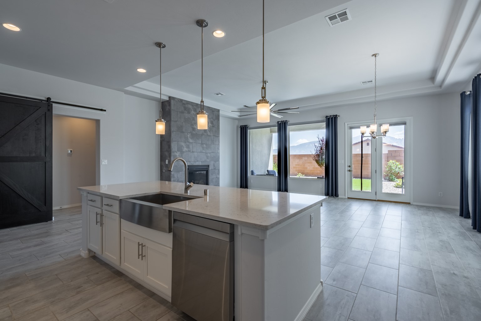 6942 Cleary Loop NE