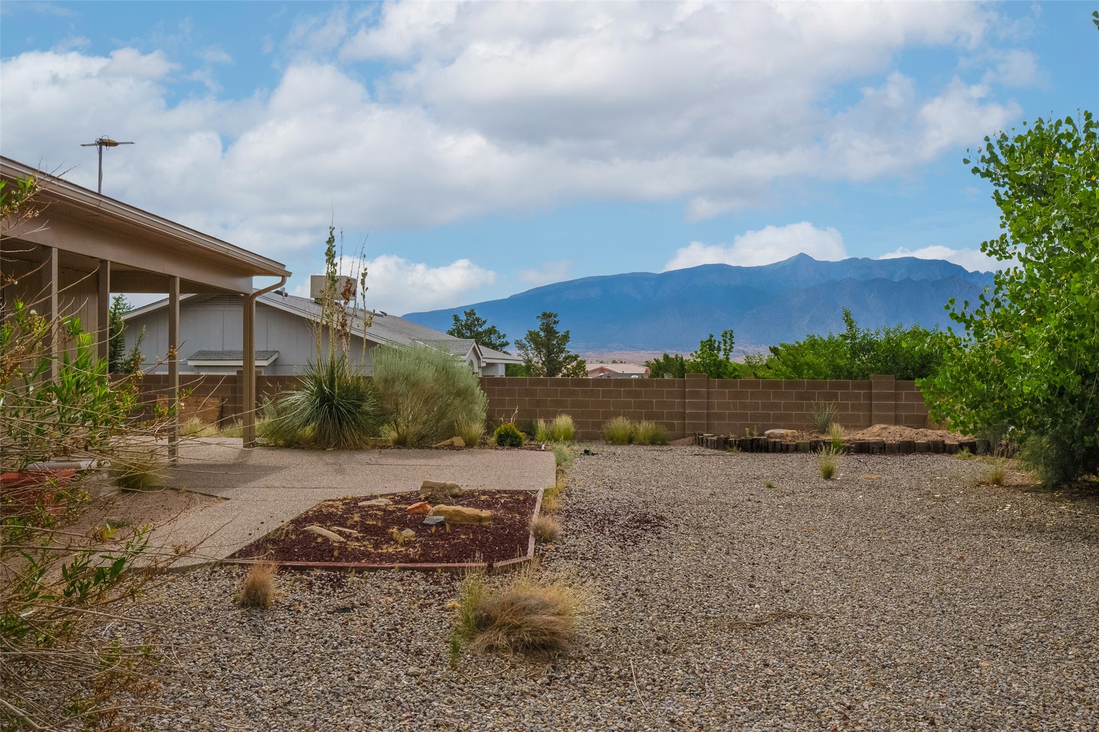 7266 Carrizo NE
