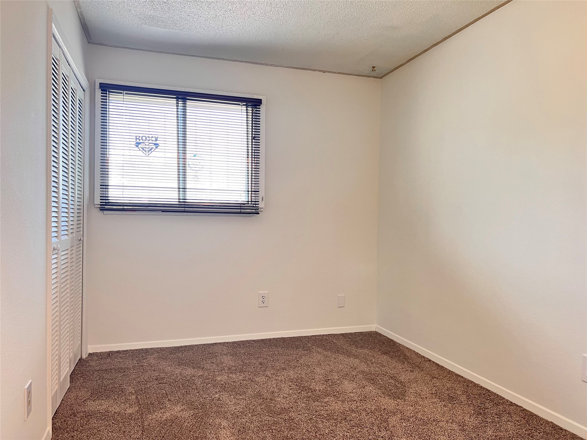 2742 Calle Cedro