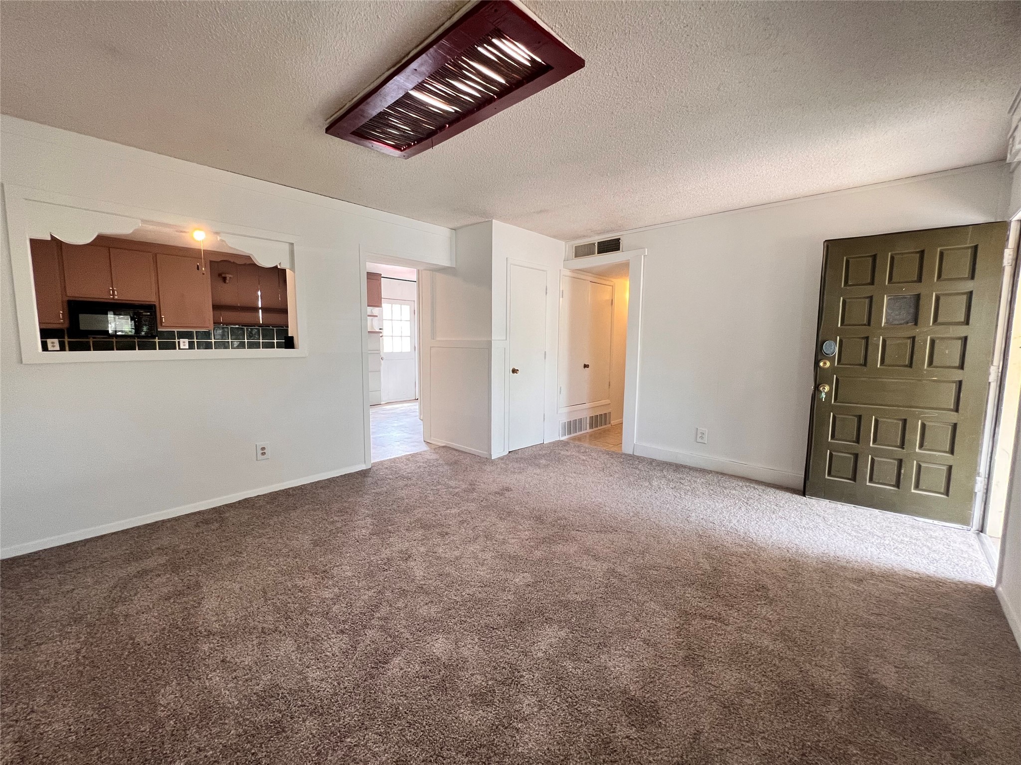 2742 Calle Cedro