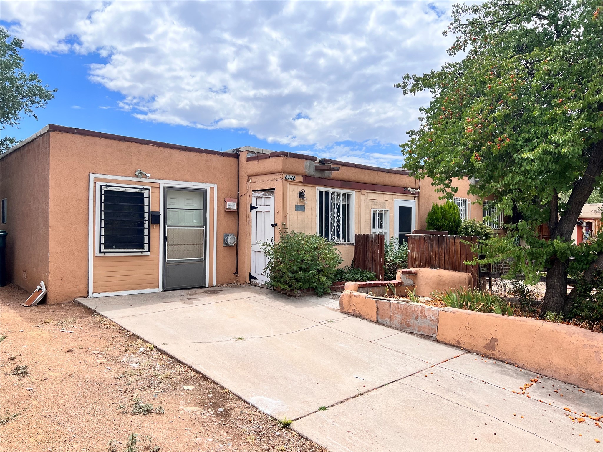2742 Calle Cedro