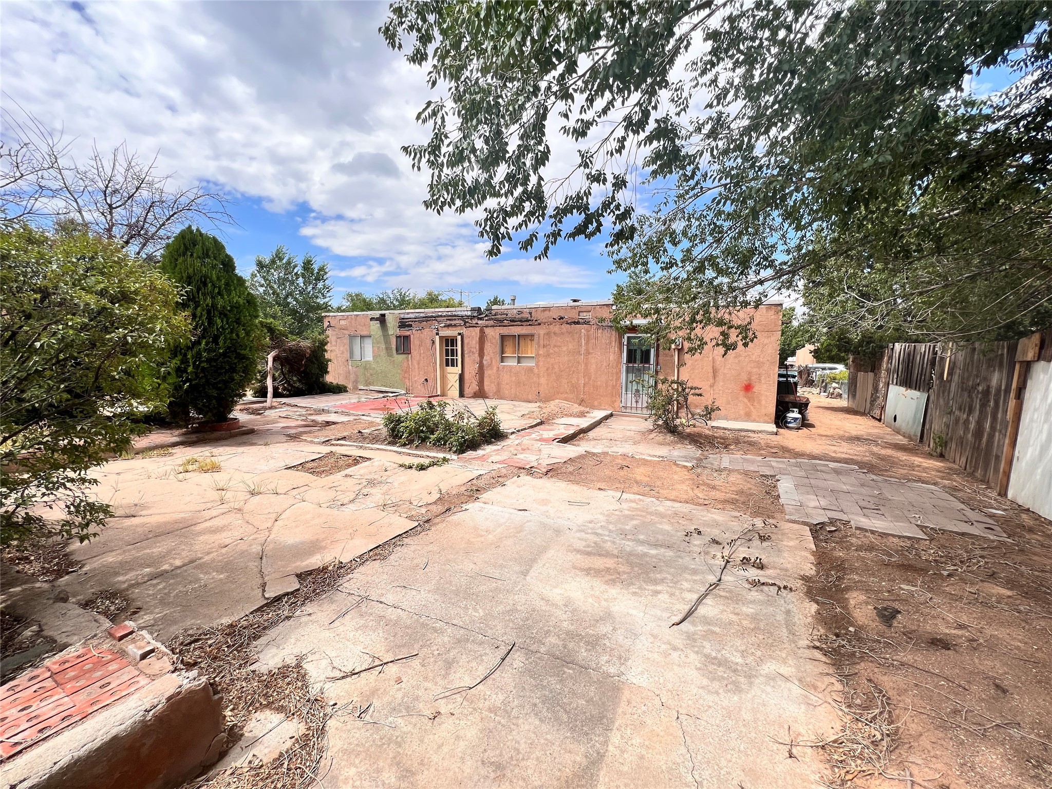 2742 Calle Cedro