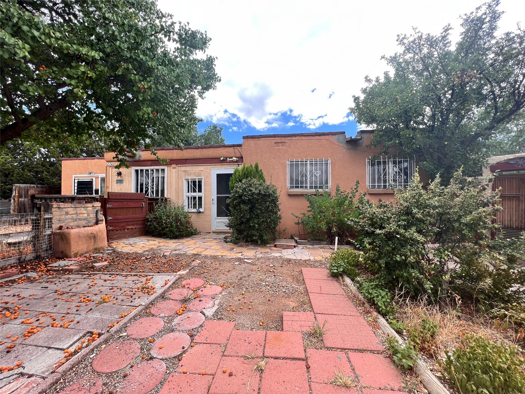 2742 Calle Cedro