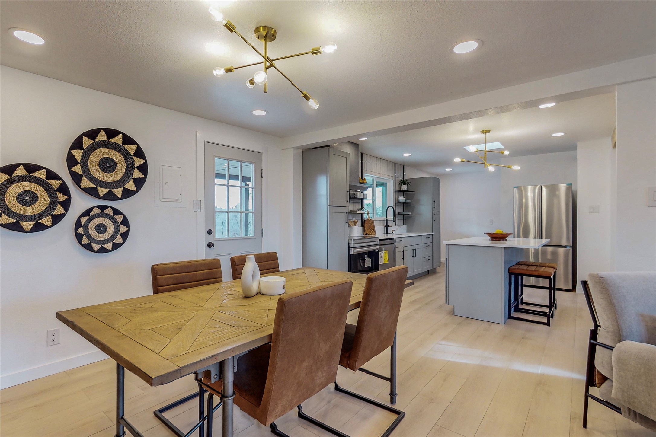 2742 Calle Cedro
