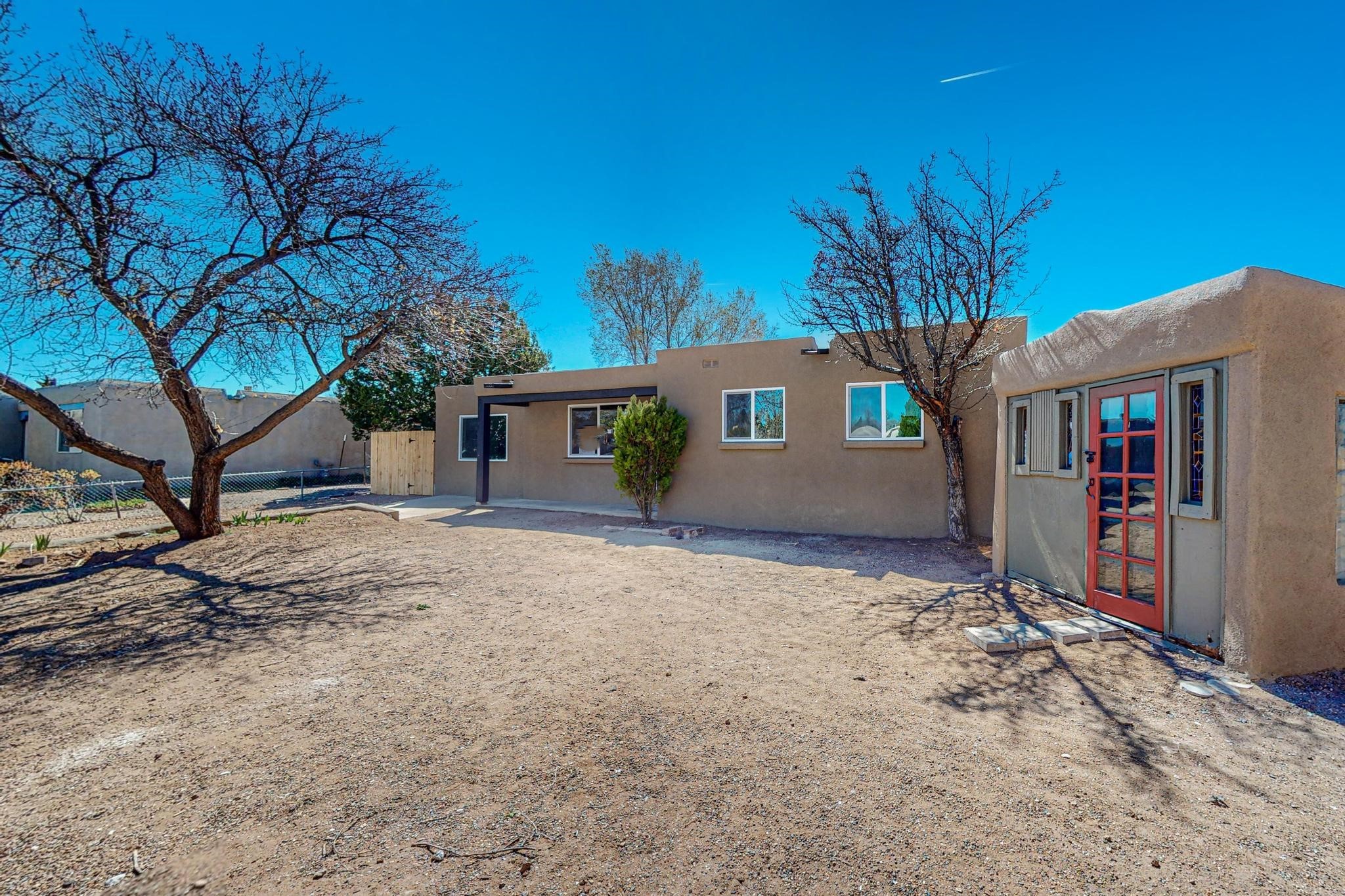 2742 Calle Cedro