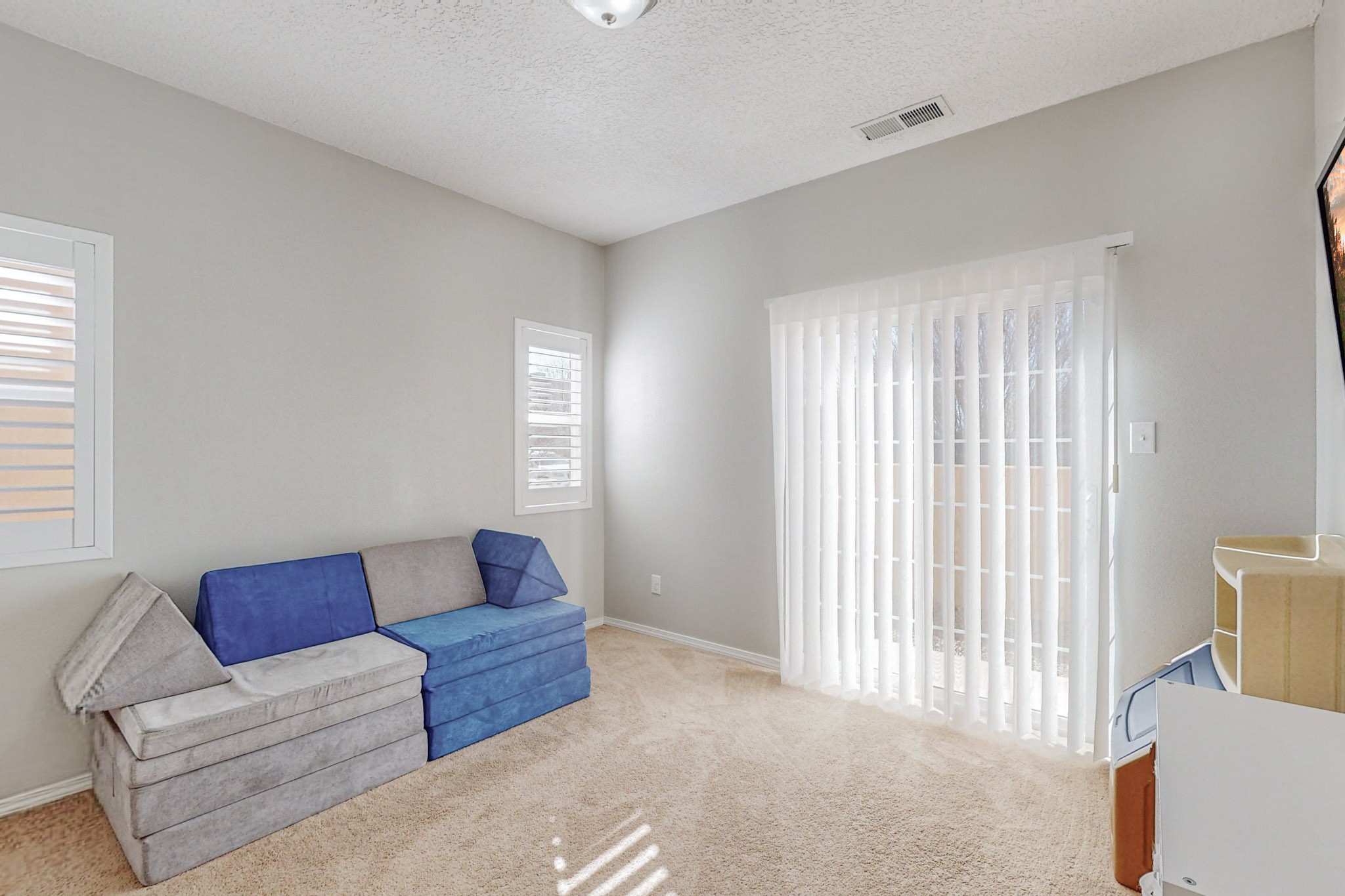 9 Sky Ridge Drive