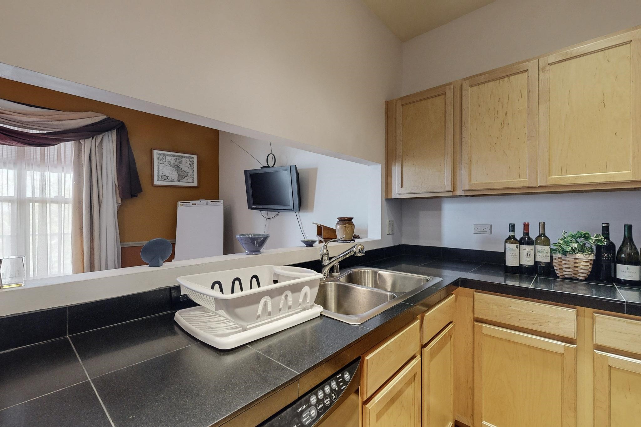 6005 Jaguar Drive 203