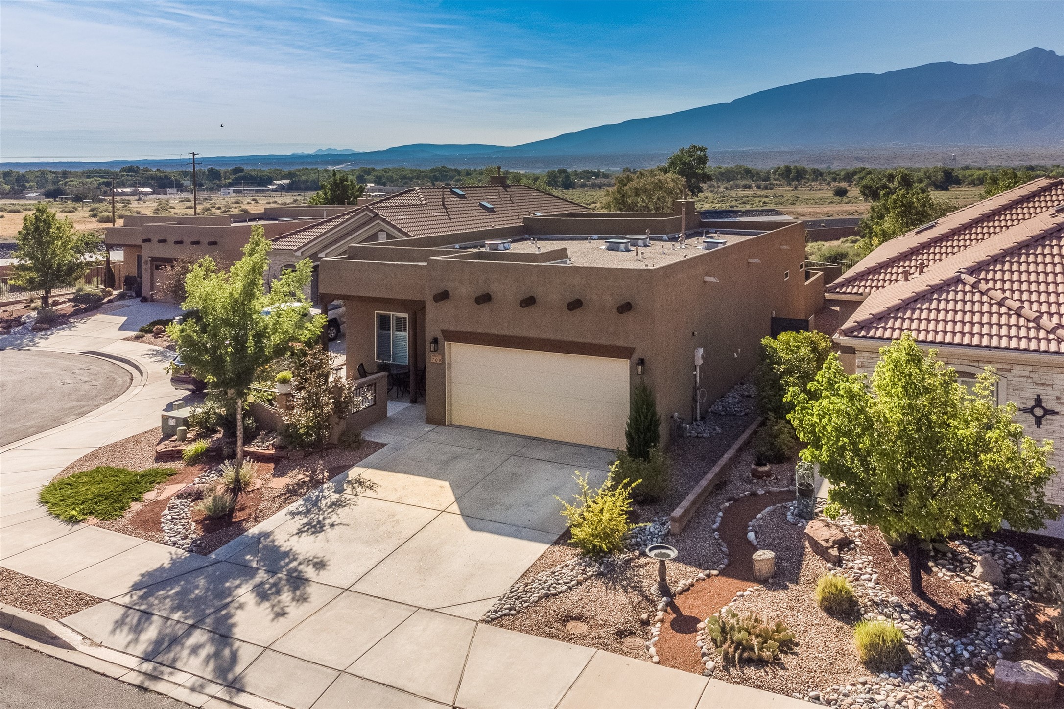 708 Desert Marigold Ct