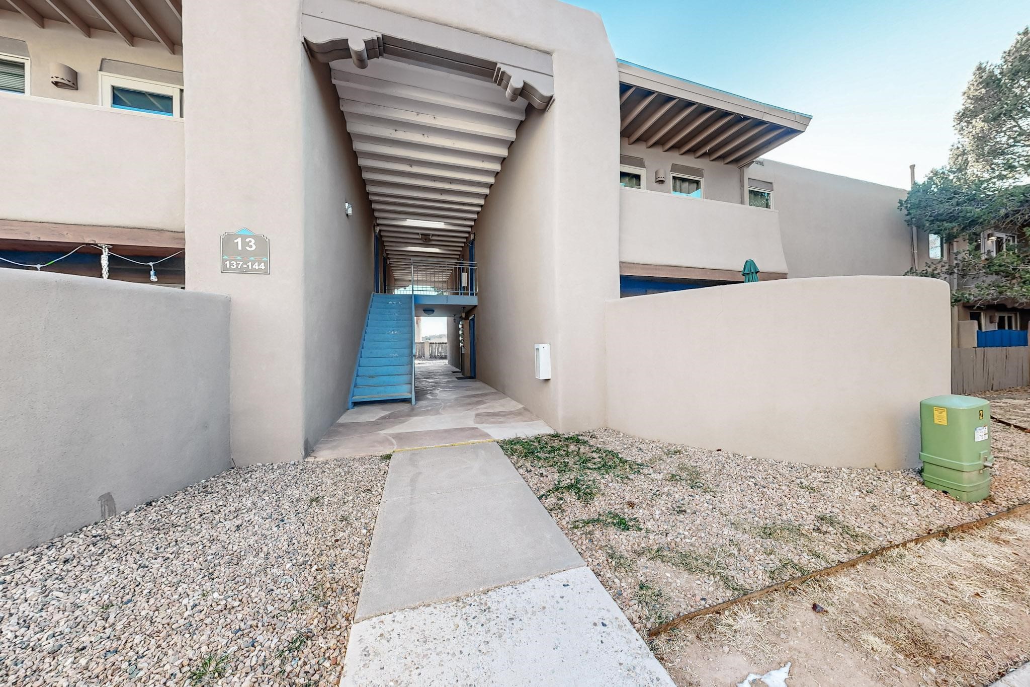 601 W San Mateo Road 142