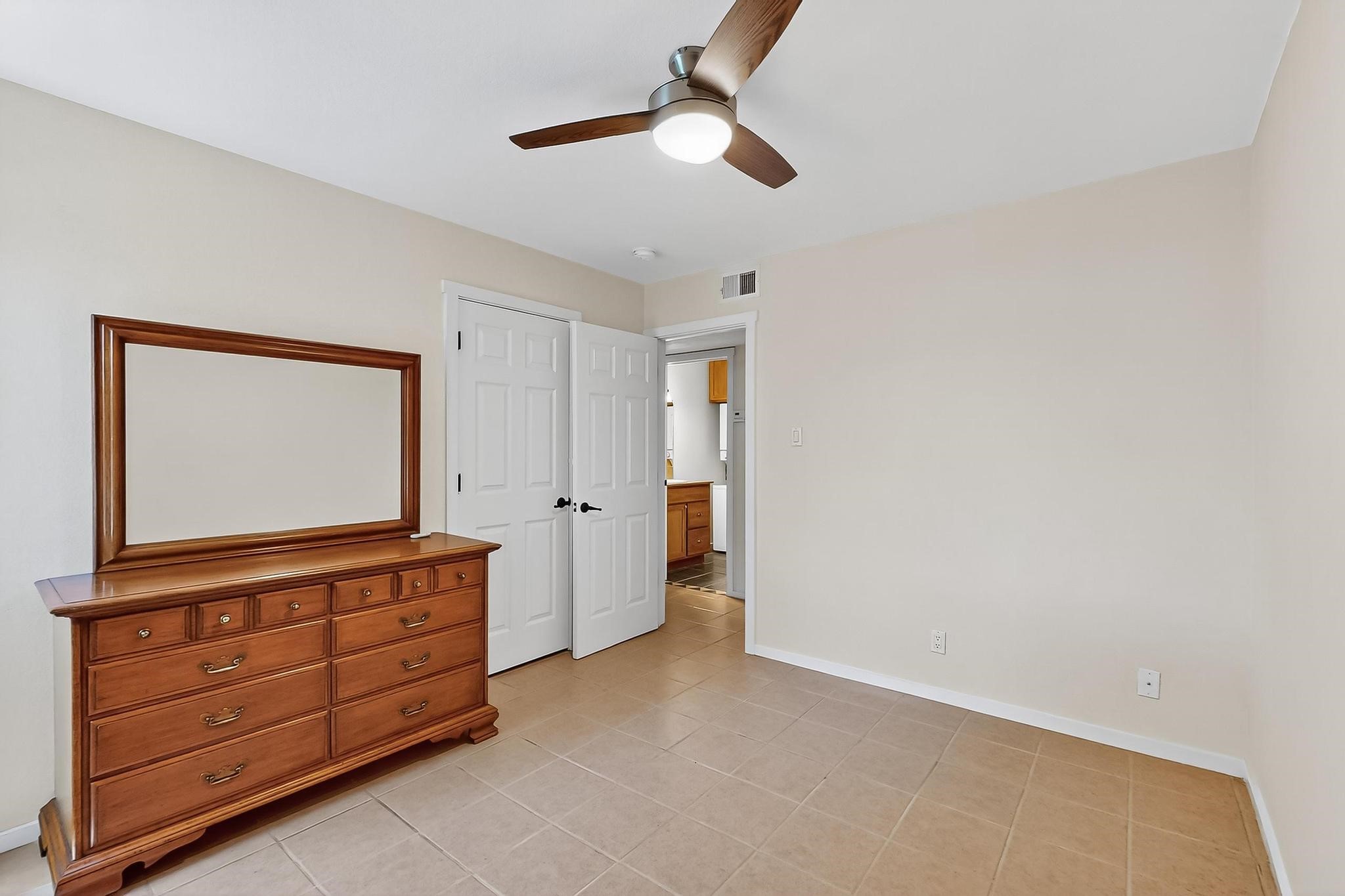 601 San Mateo 10