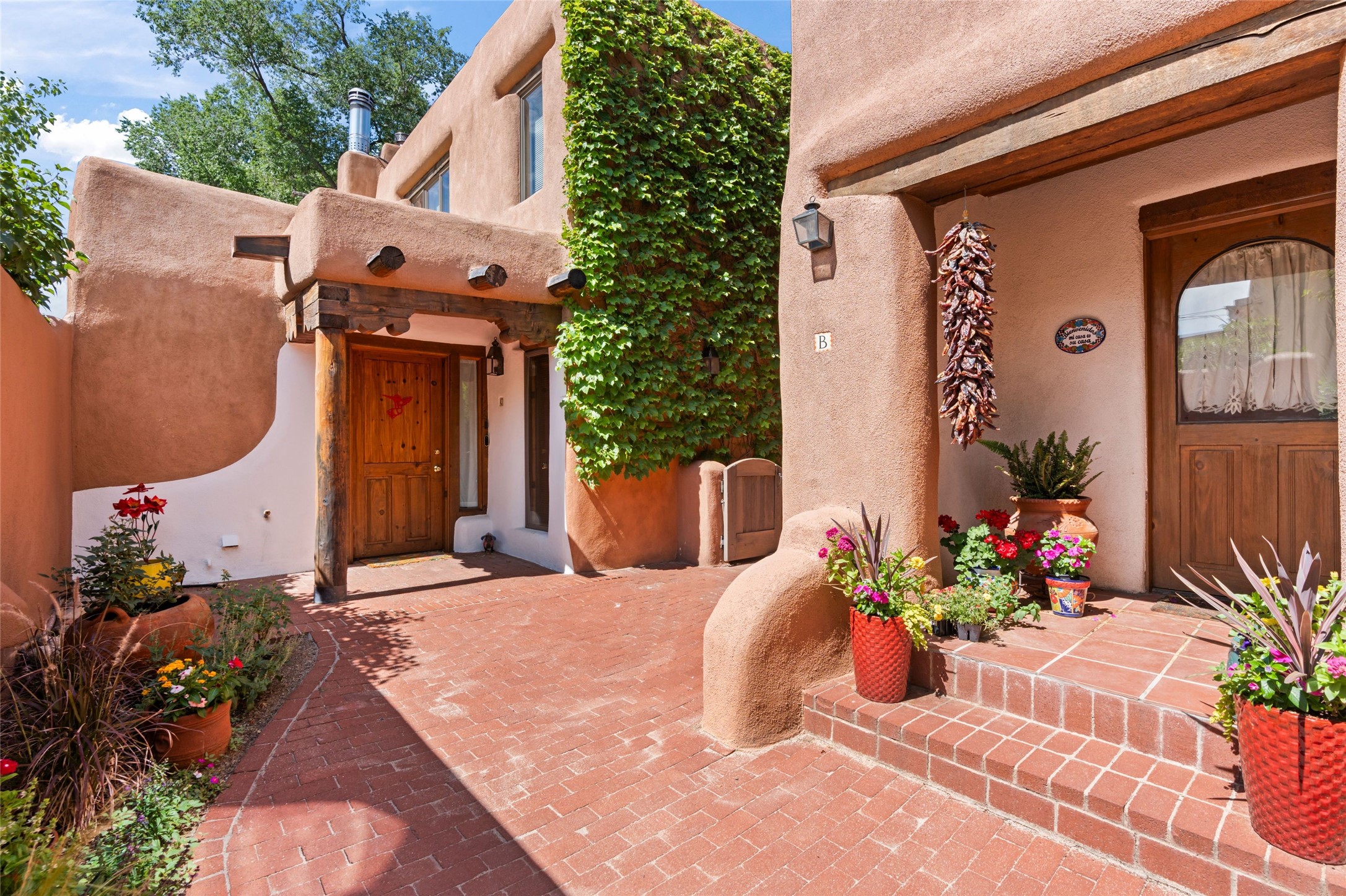 134 W Houghton Street D