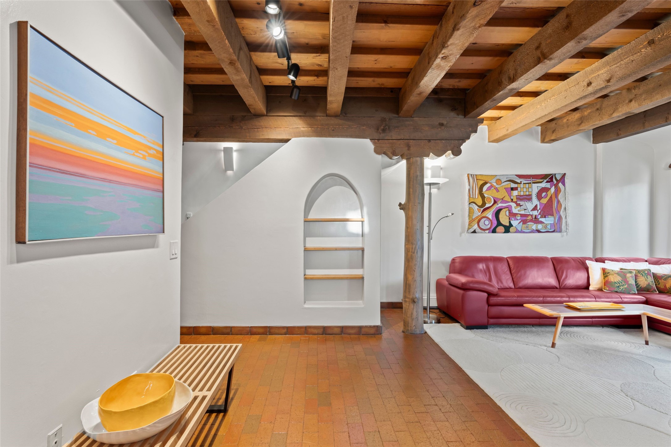 134 W Houghton Street D