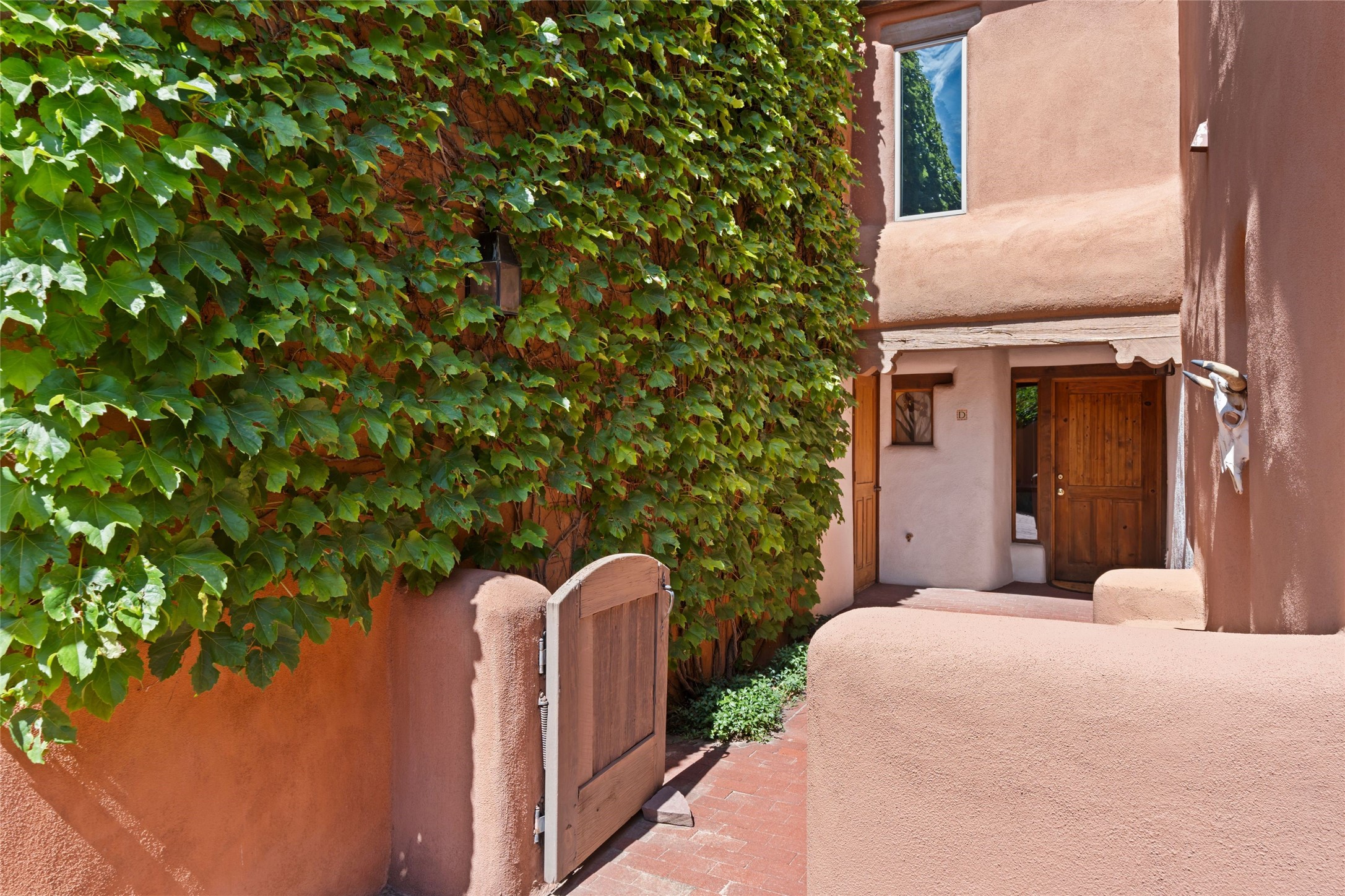 134 W Houghton Street D