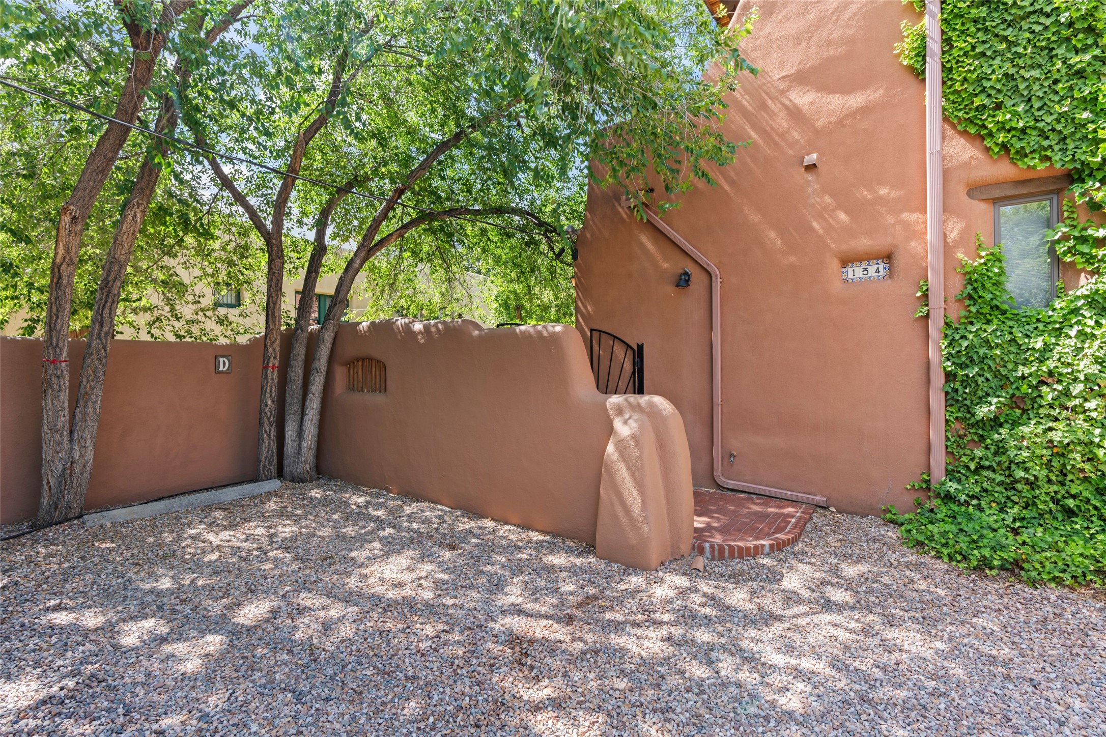 134 W Houghton Street D