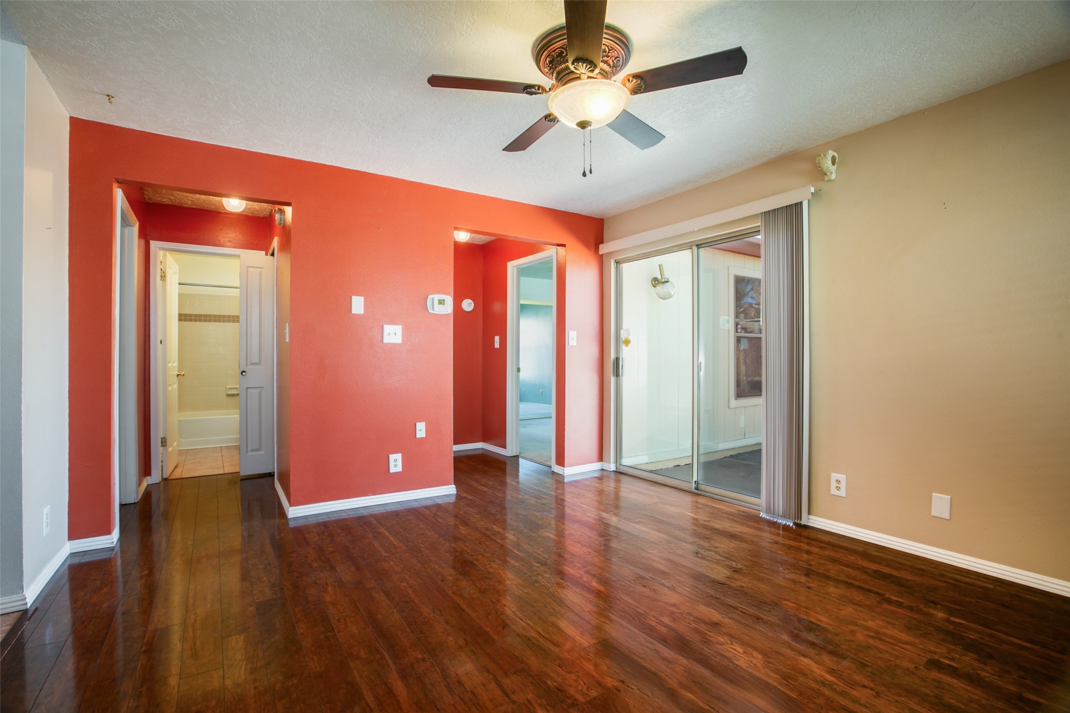 1712 Ira Dr NE
