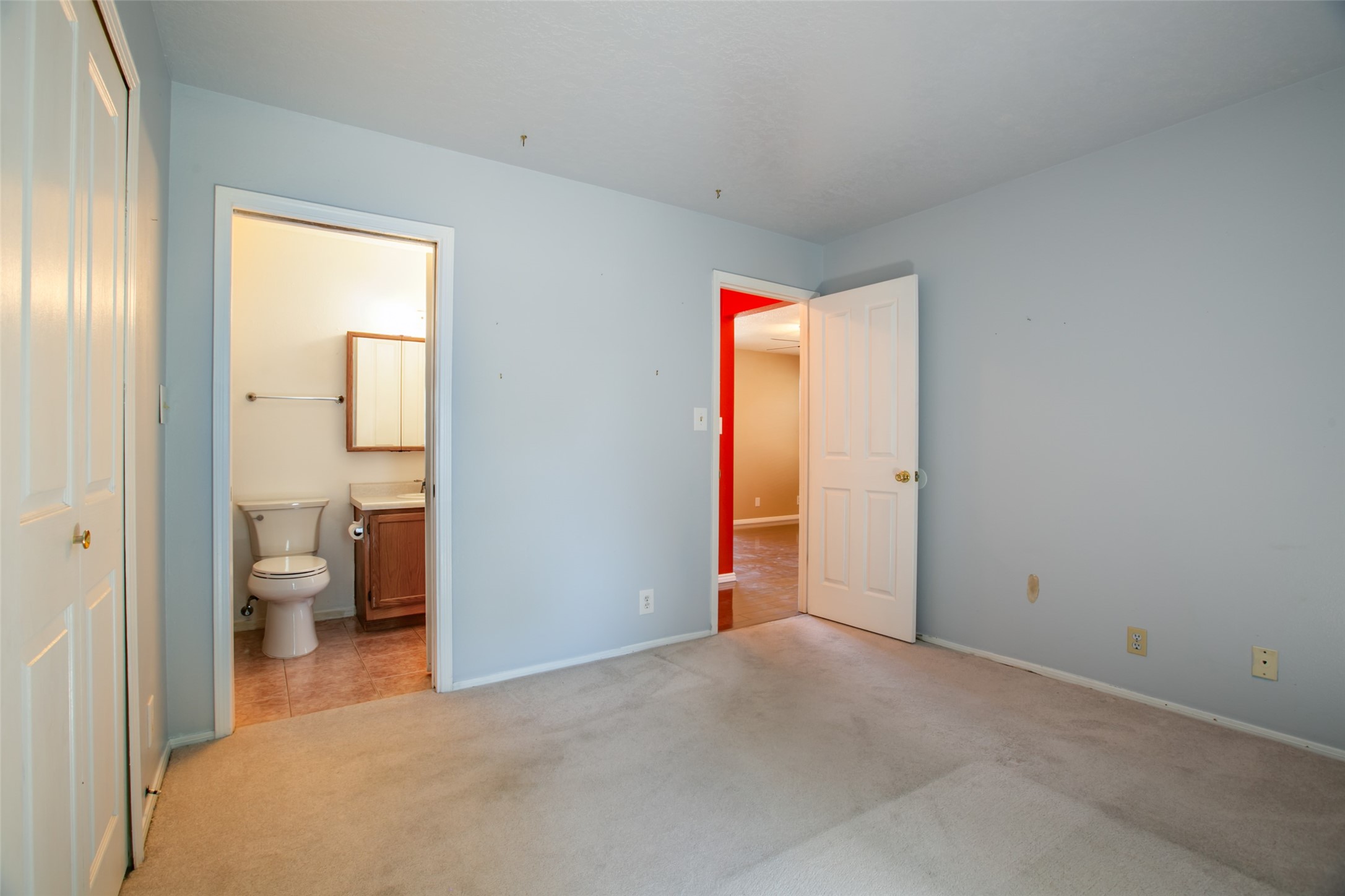 1712 Ira Dr NE