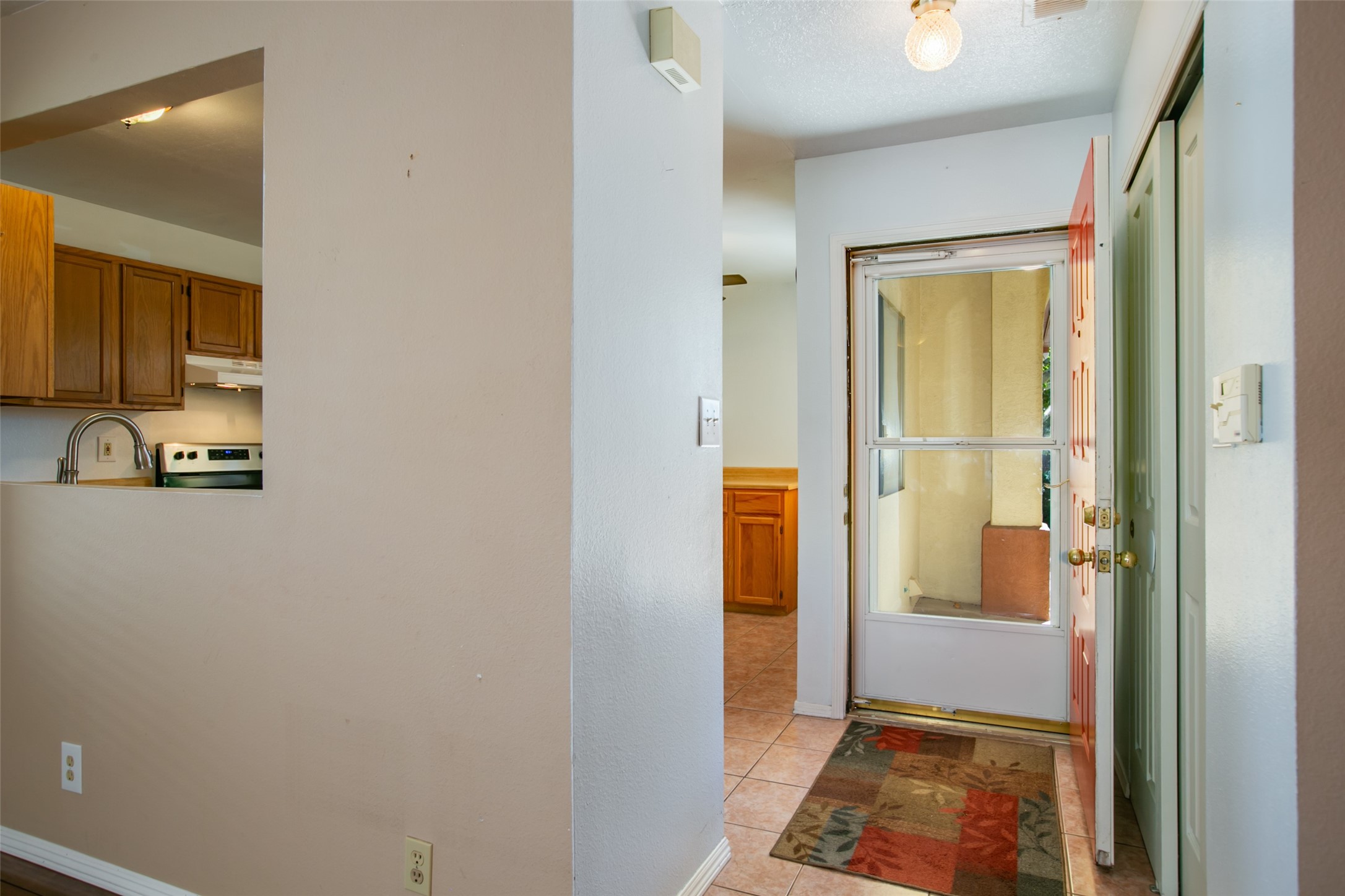1712 Ira Dr NE