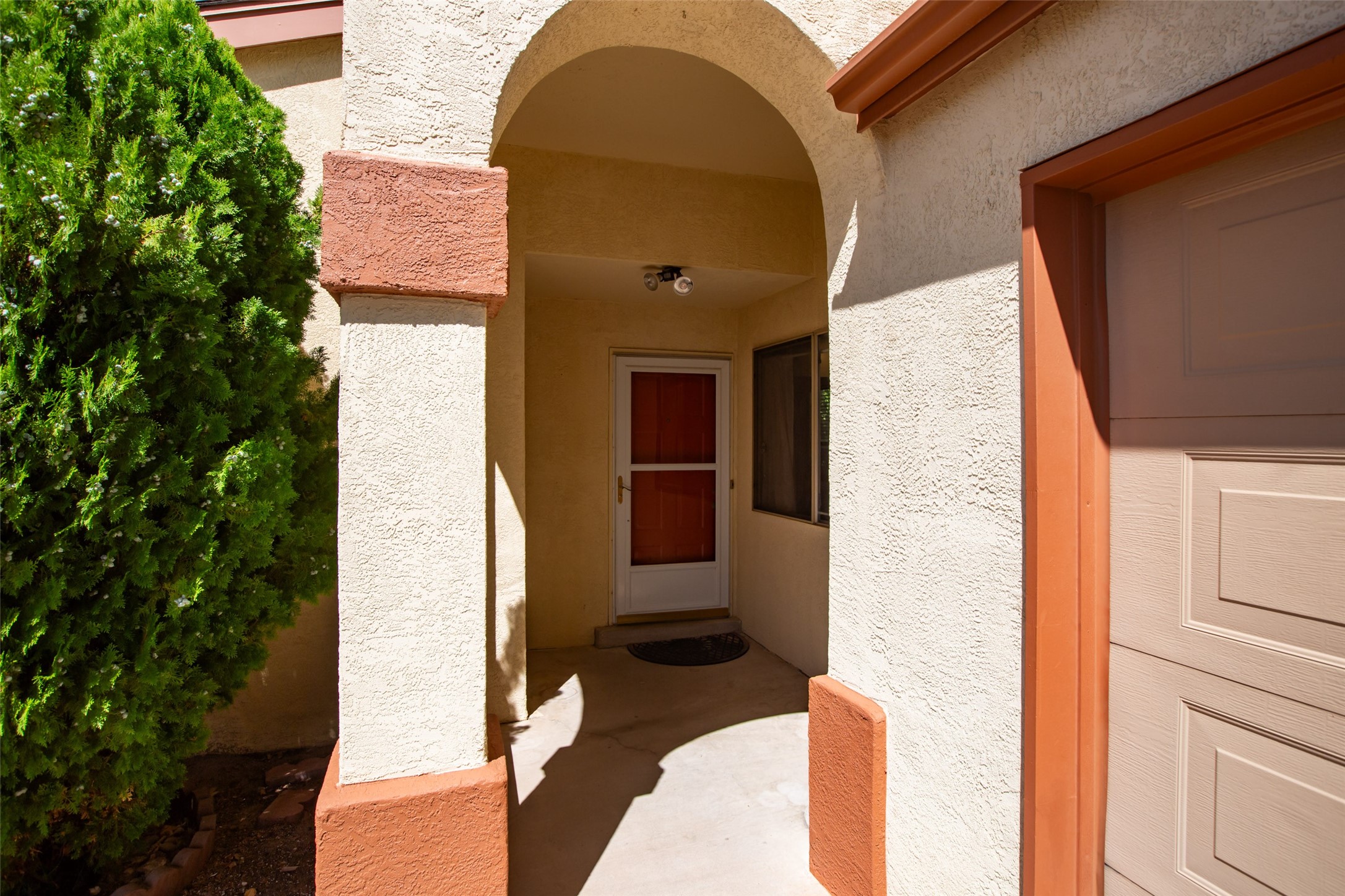 1712 Ira Dr NE