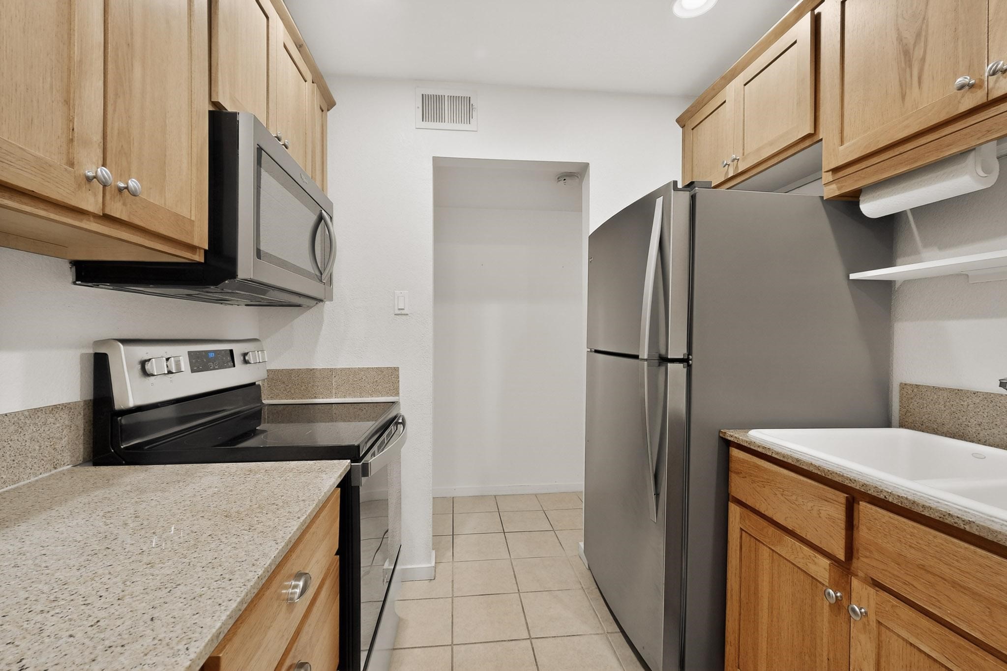 601 San Mateo 27