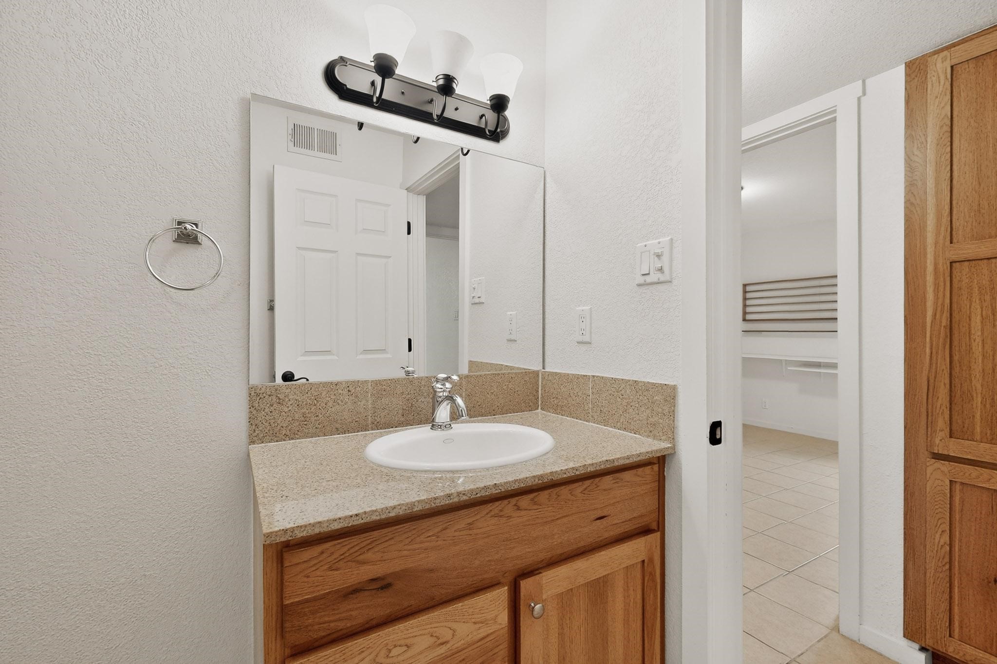 601 San Mateo 27