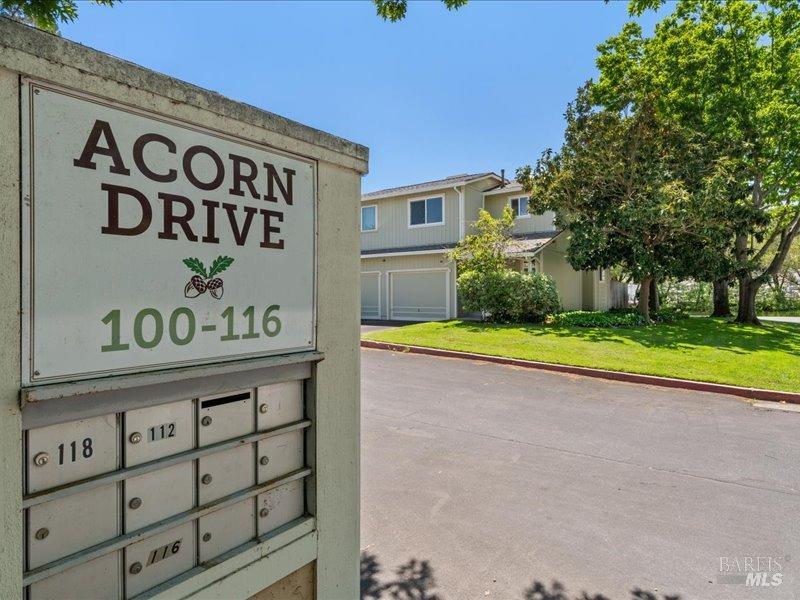 100 Acorn Dr