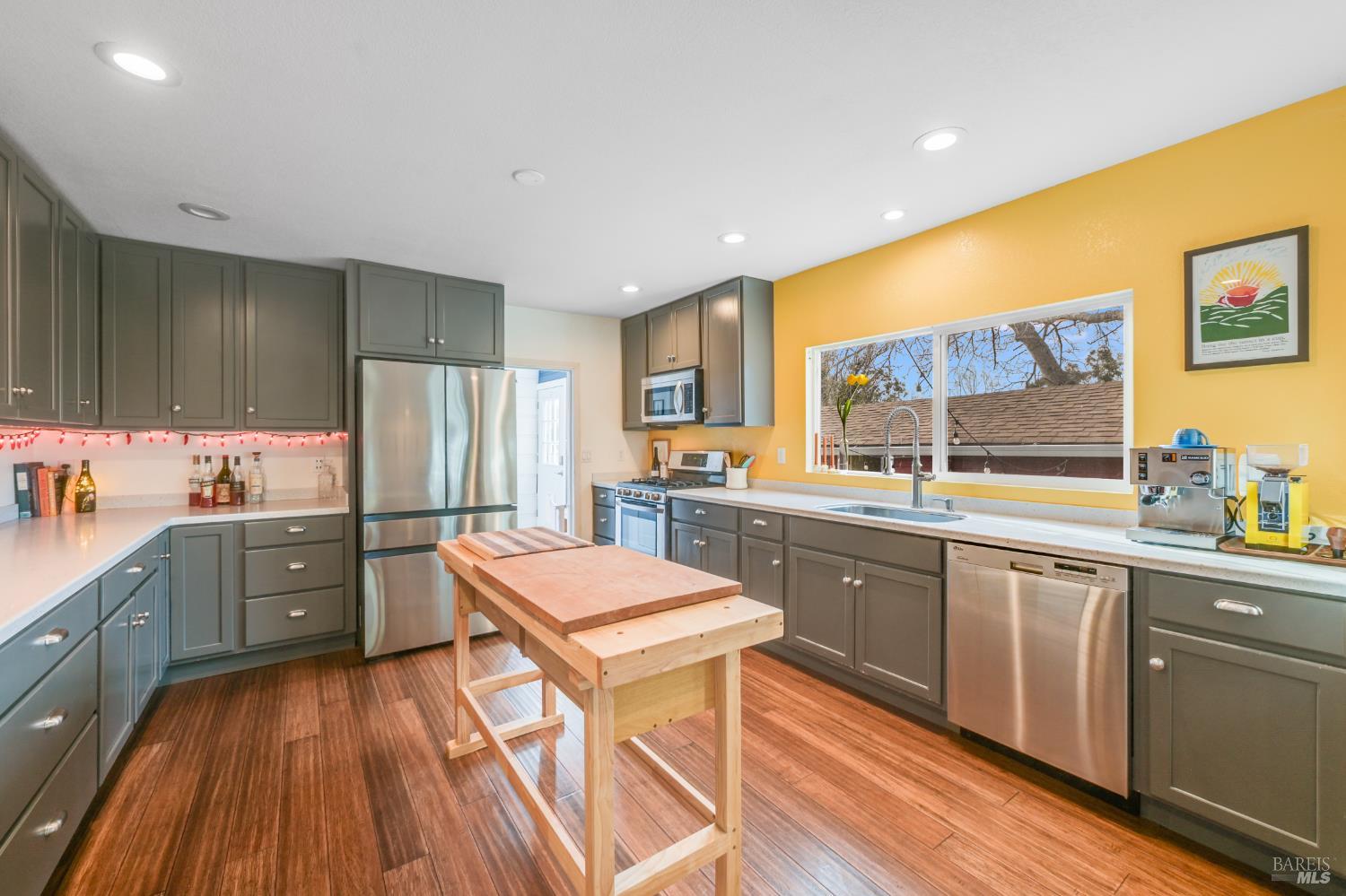 2103 Bodega Avenue