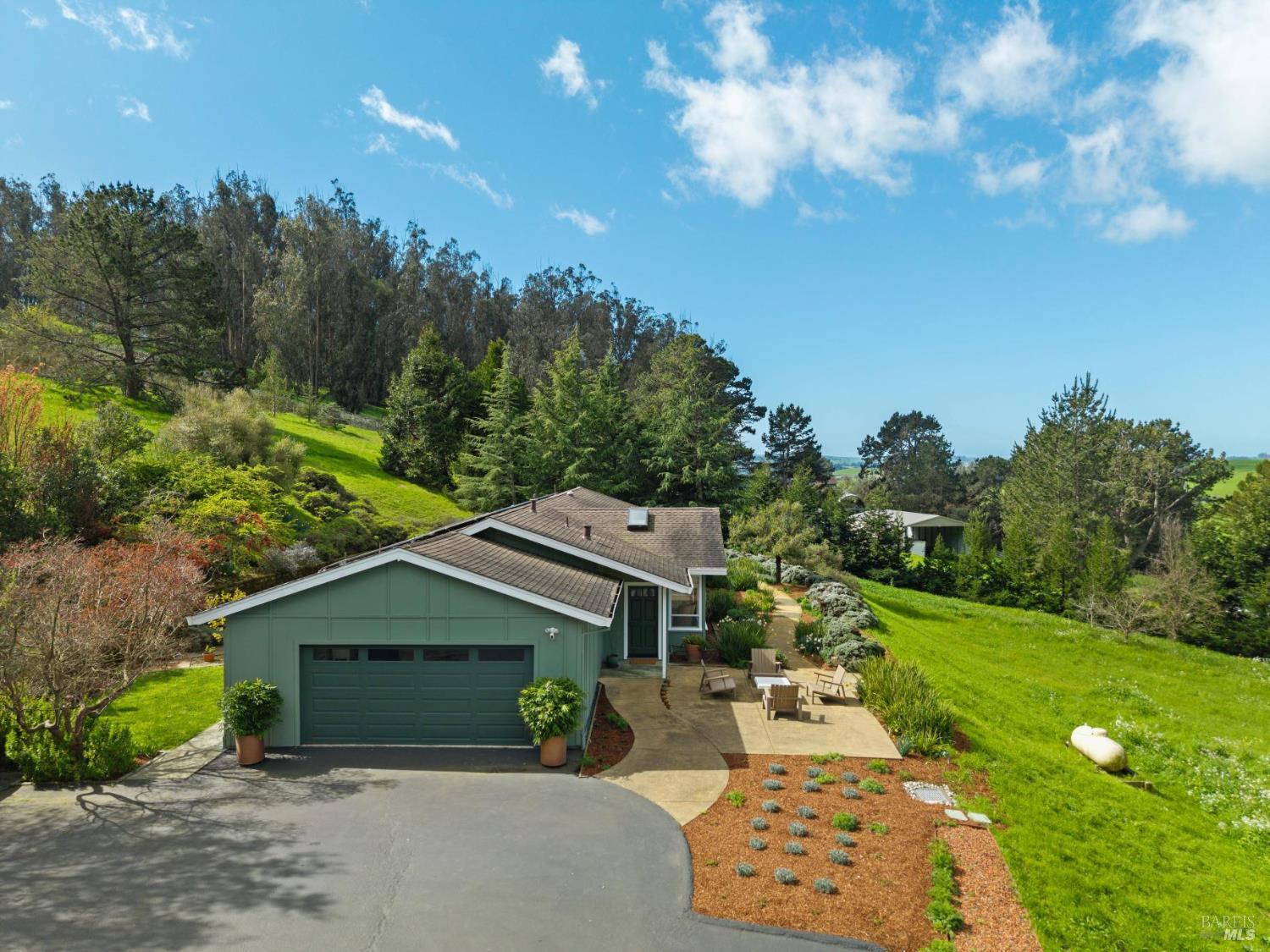 5855 Bodega Avenue