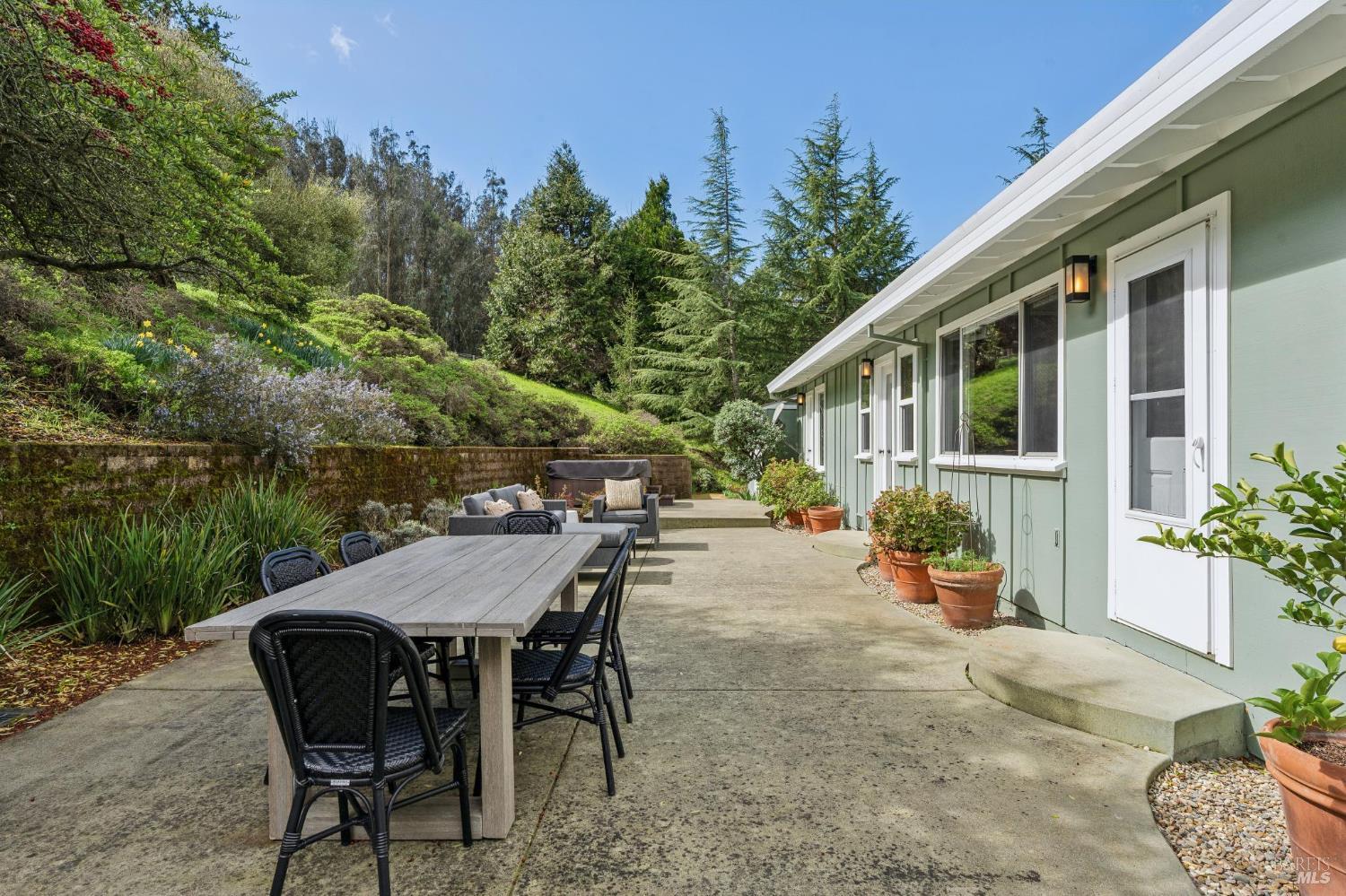 5855 Bodega Avenue