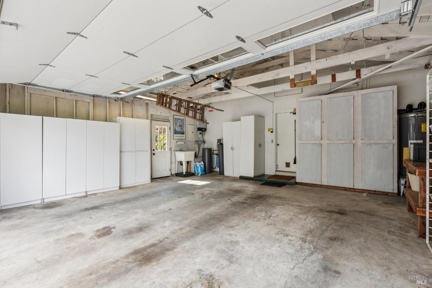 5855 Bodega Avenue