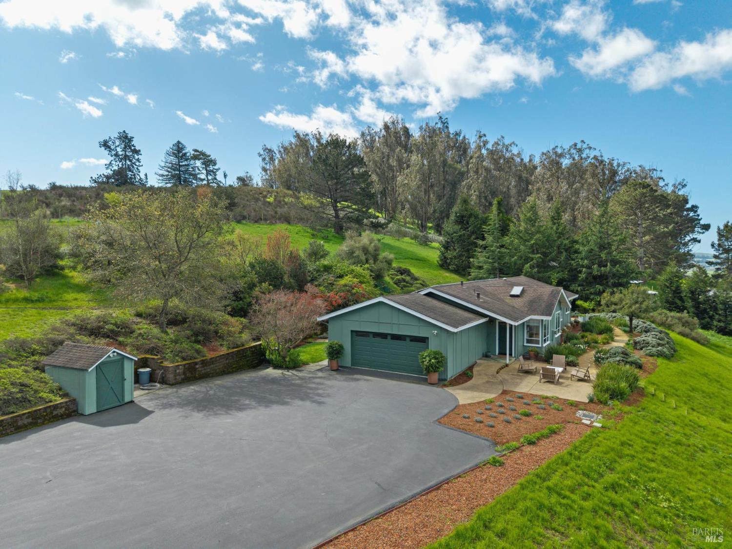 5855 Bodega Avenue