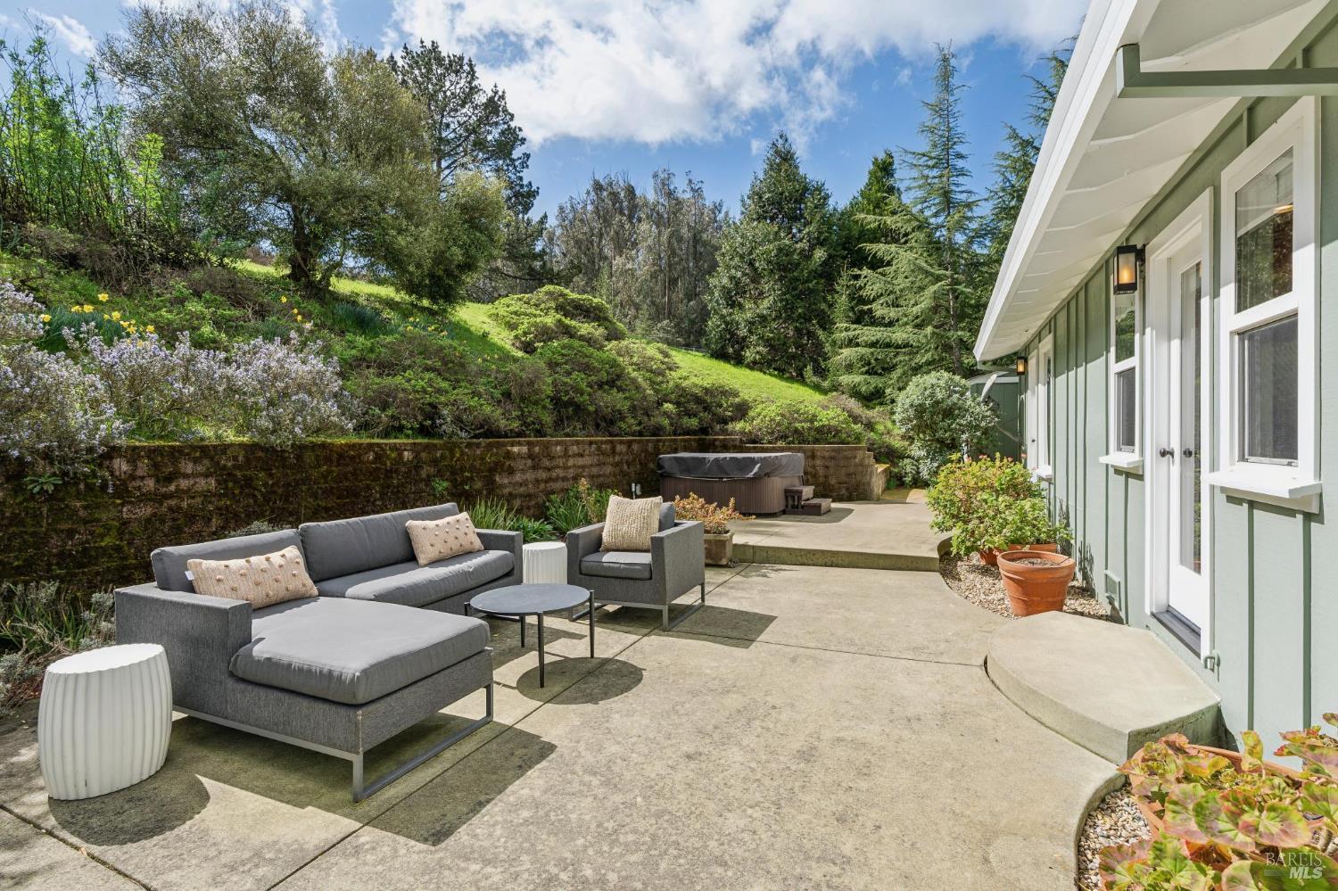5855 Bodega Avenue