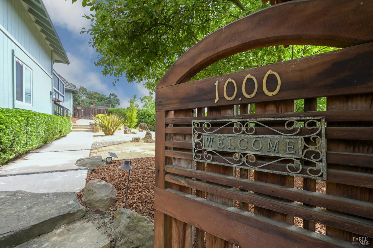 1000 E Sunnyslope Road