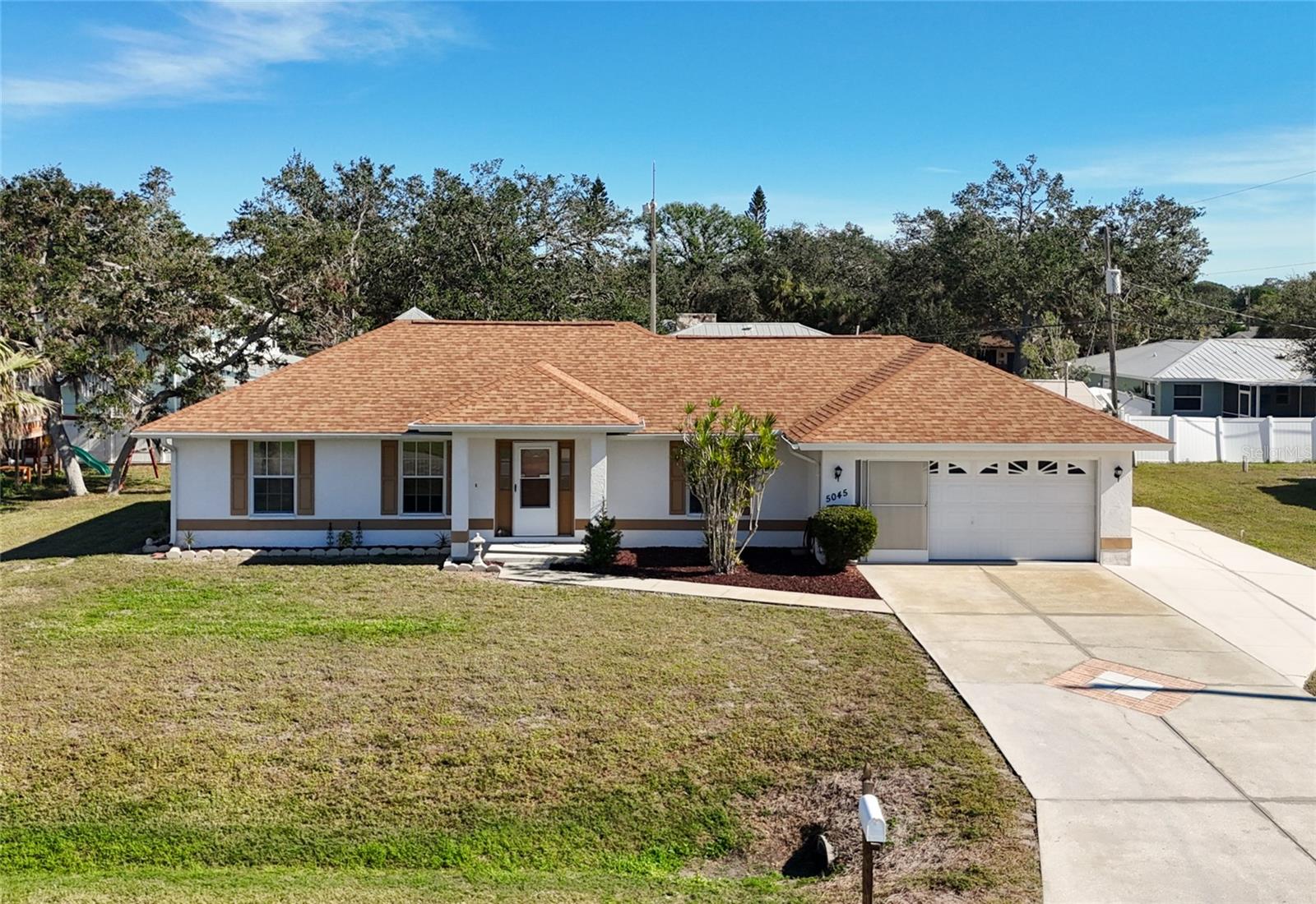 5045 POMPANO RD