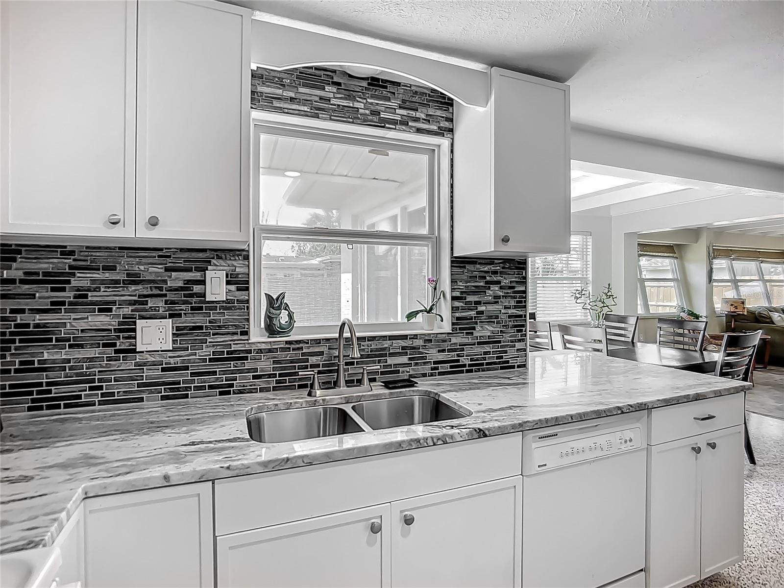 2108 LEE LN