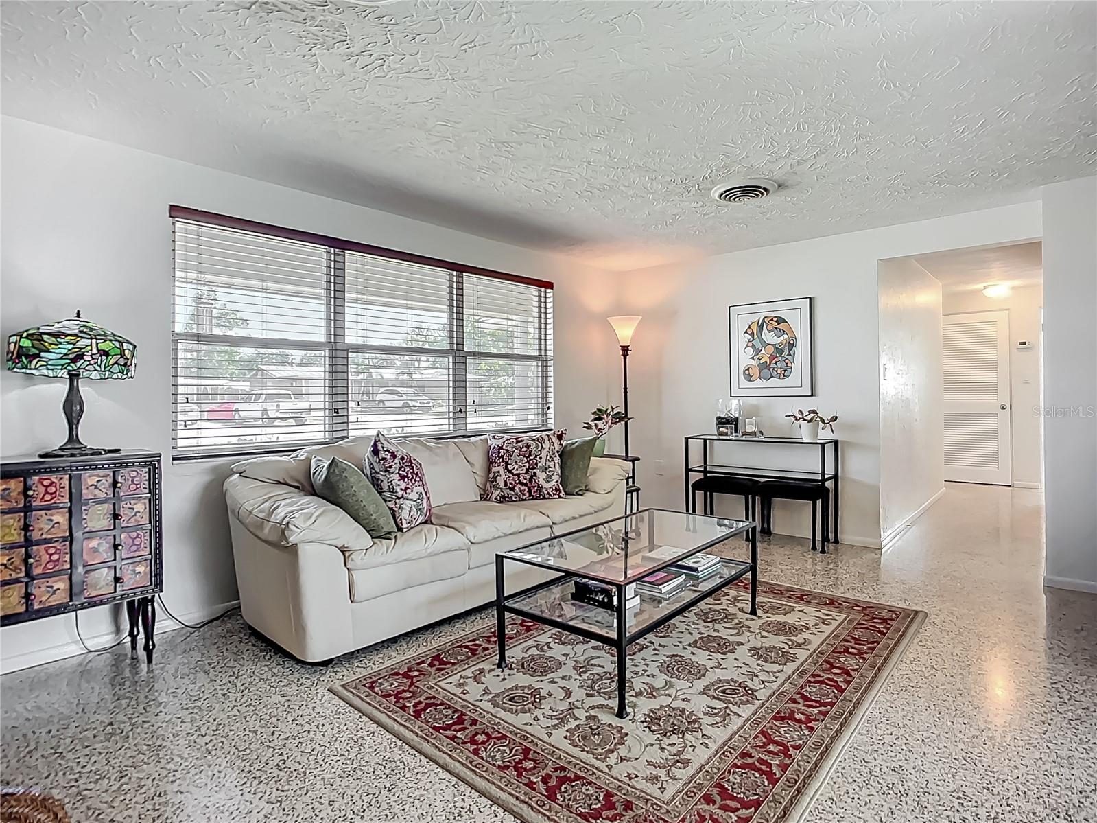 2108 LEE LN
