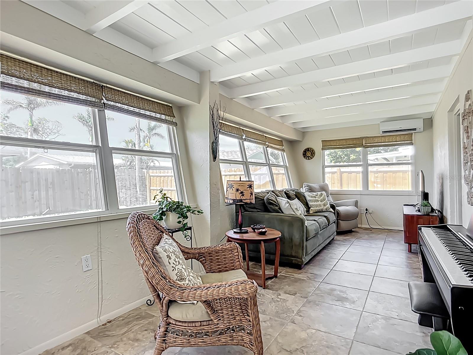 2108 LEE LN