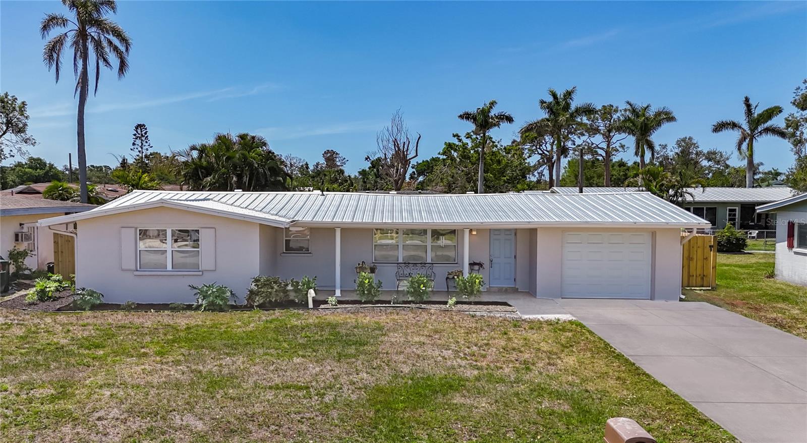 2108 LEE LN
