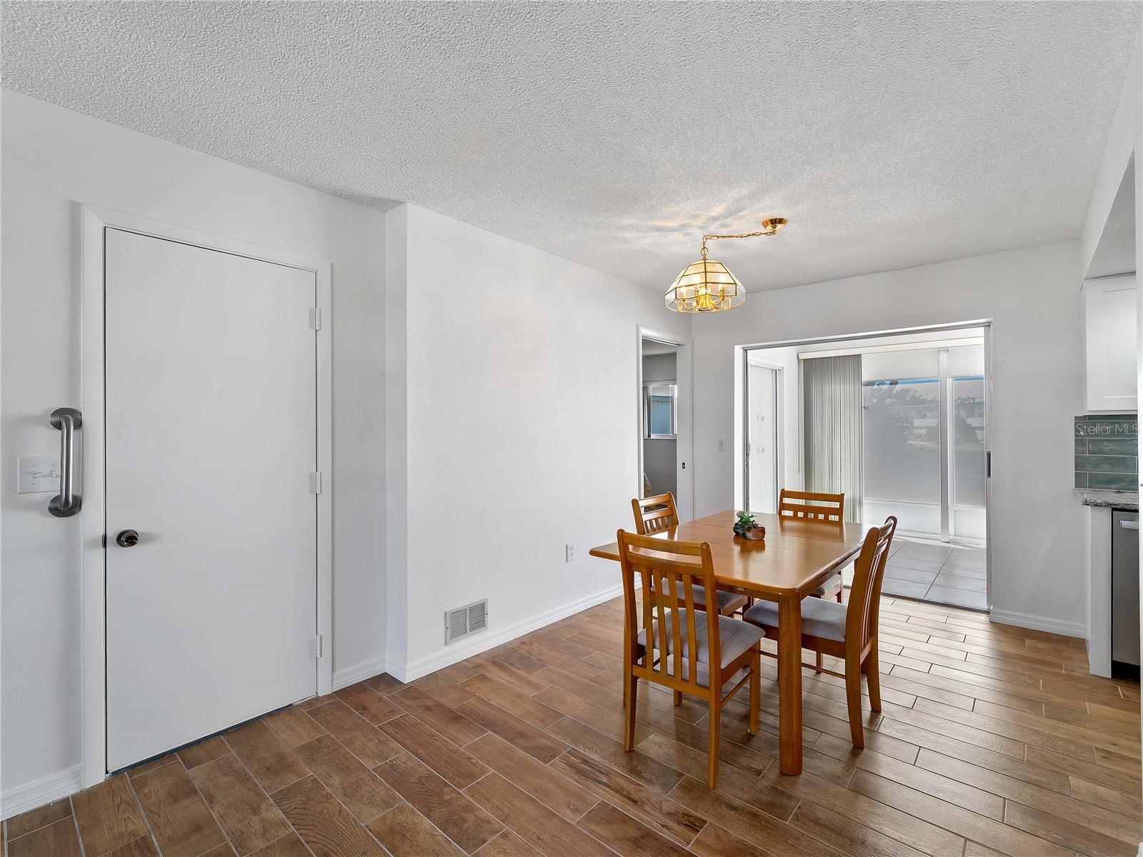 52 CIRCLEWOOD DR #A1-2