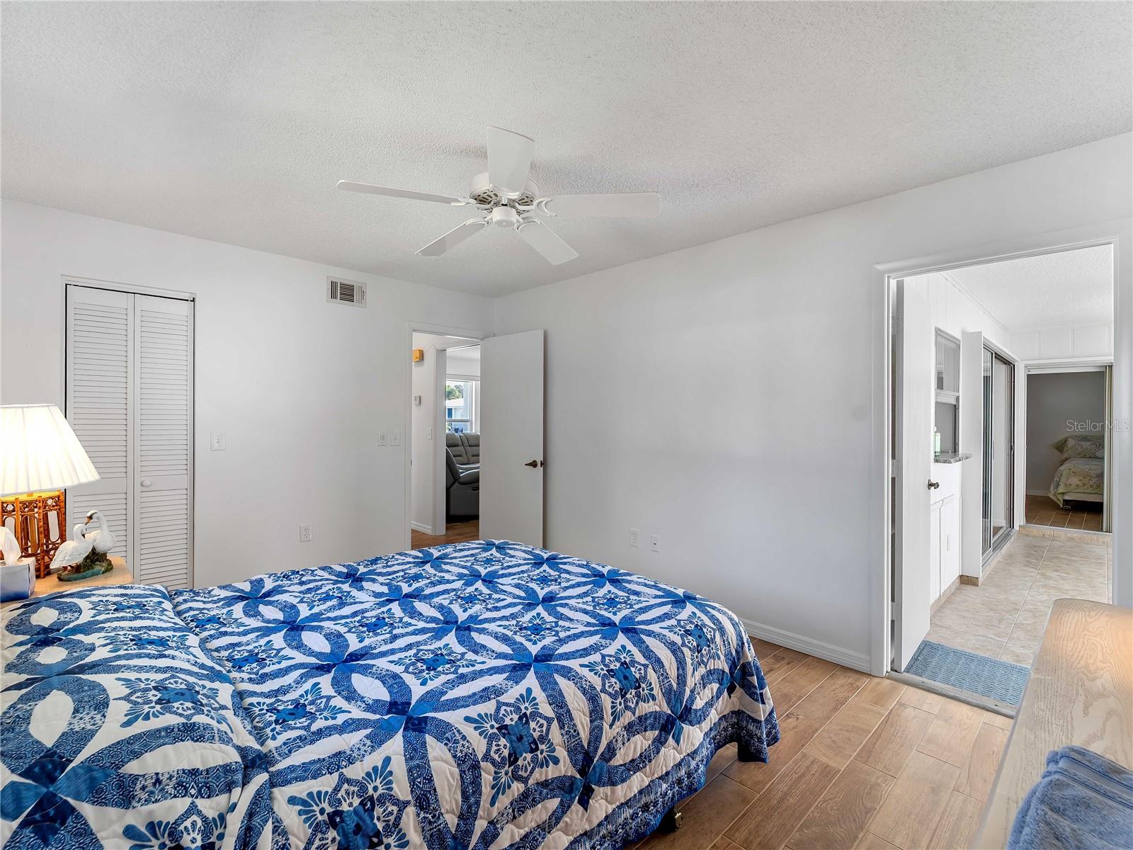 52 CIRCLEWOOD DR #A1-2