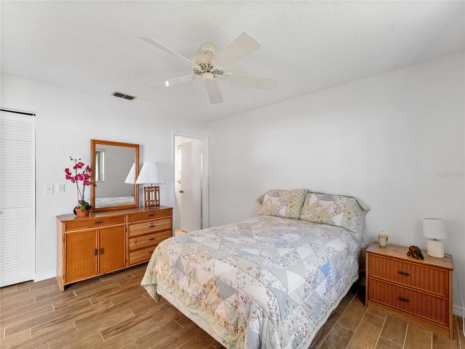 52 CIRCLEWOOD DR #A1-2