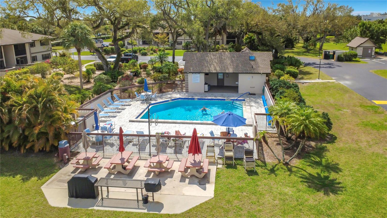 1515 FORREST NELSON BLVD #J204