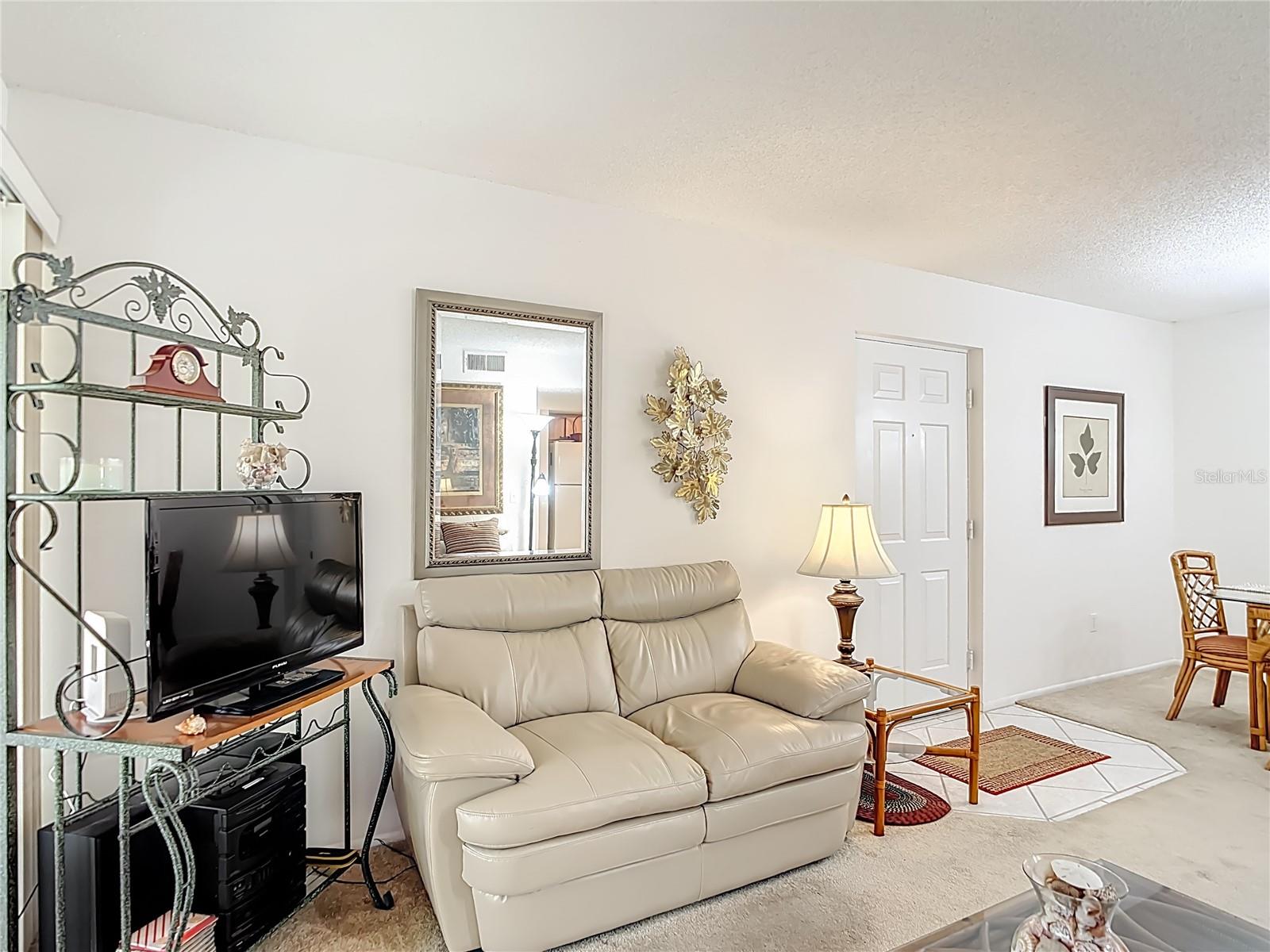 1515 FORREST NELSON BLVD #J204