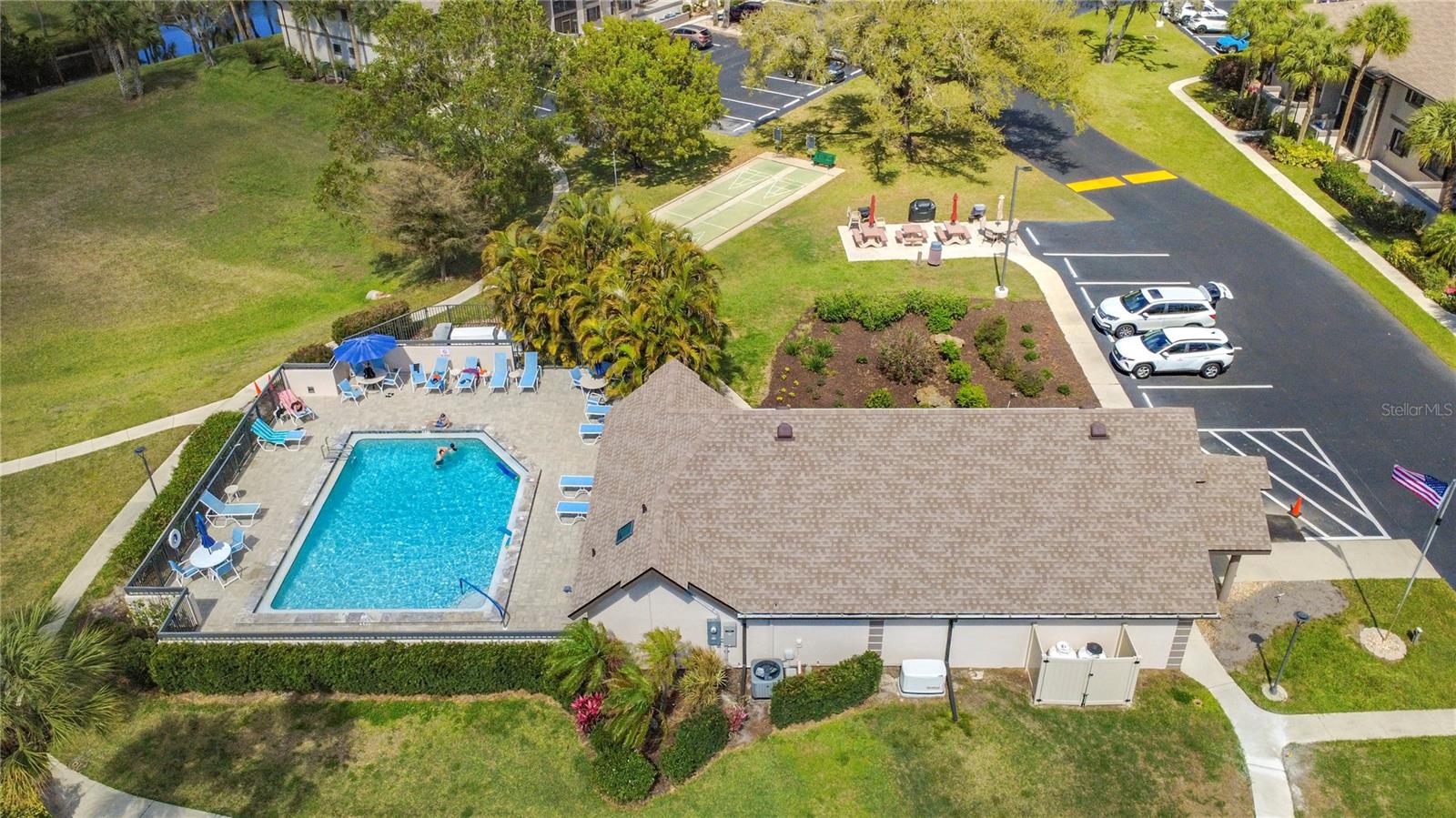 1515 FORREST NELSON BLVD #J204