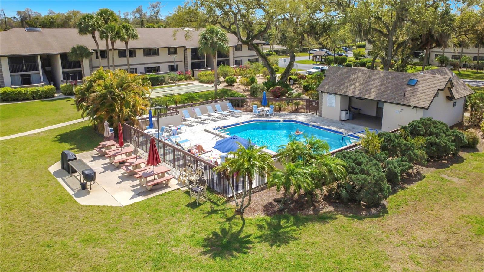 1515 FORREST NELSON BLVD #J204